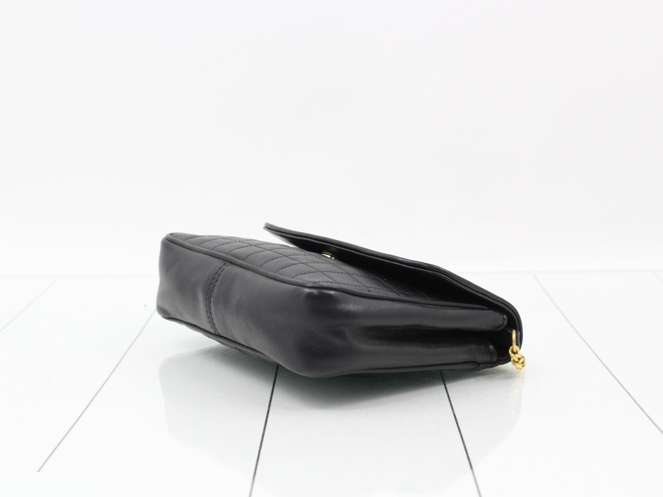Other lines: Bags and Chain Shoulder Bags — view 6