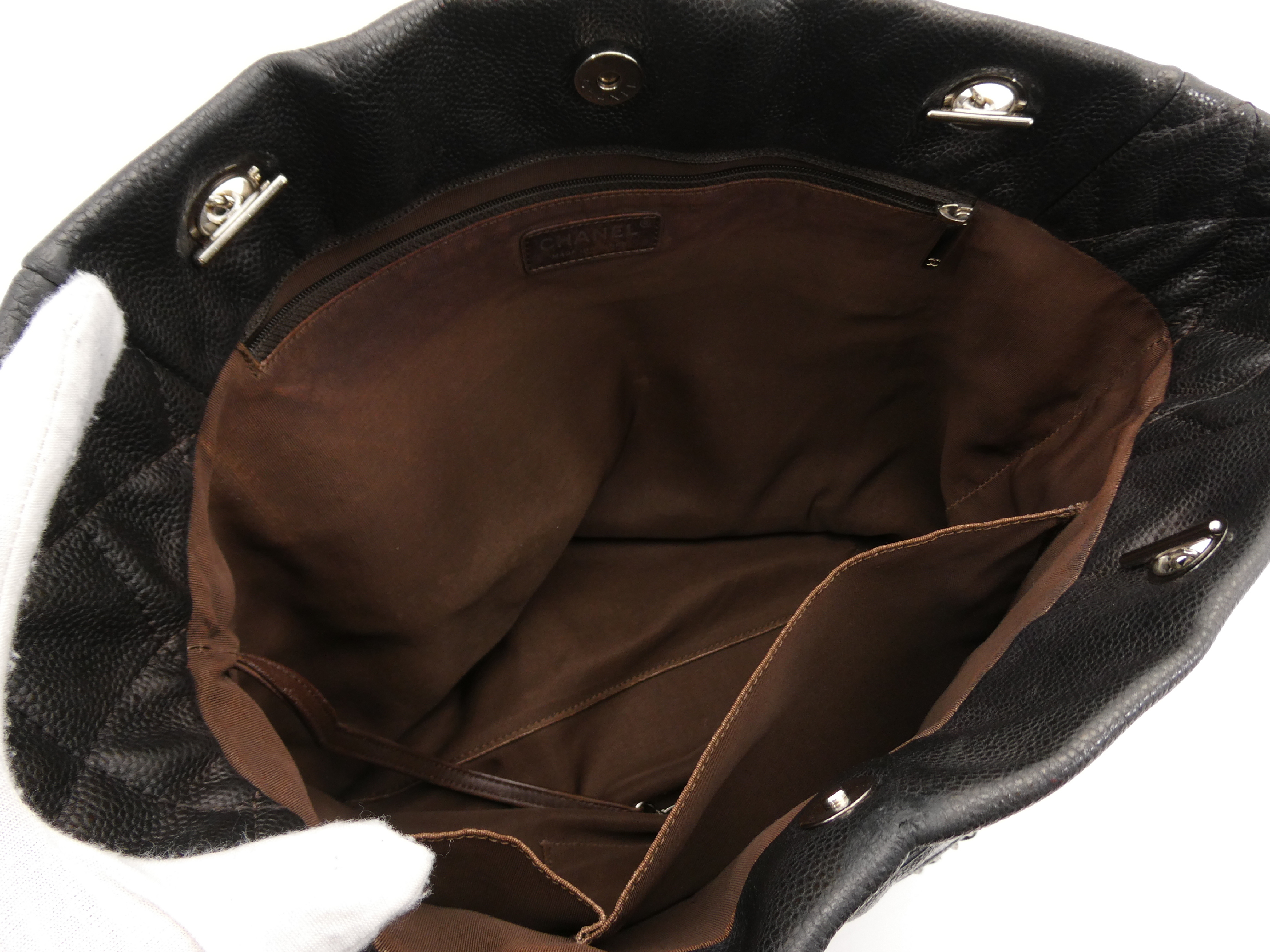 Matelassé Coco Mark Caviar Skin Chain Tote Bag — view 7