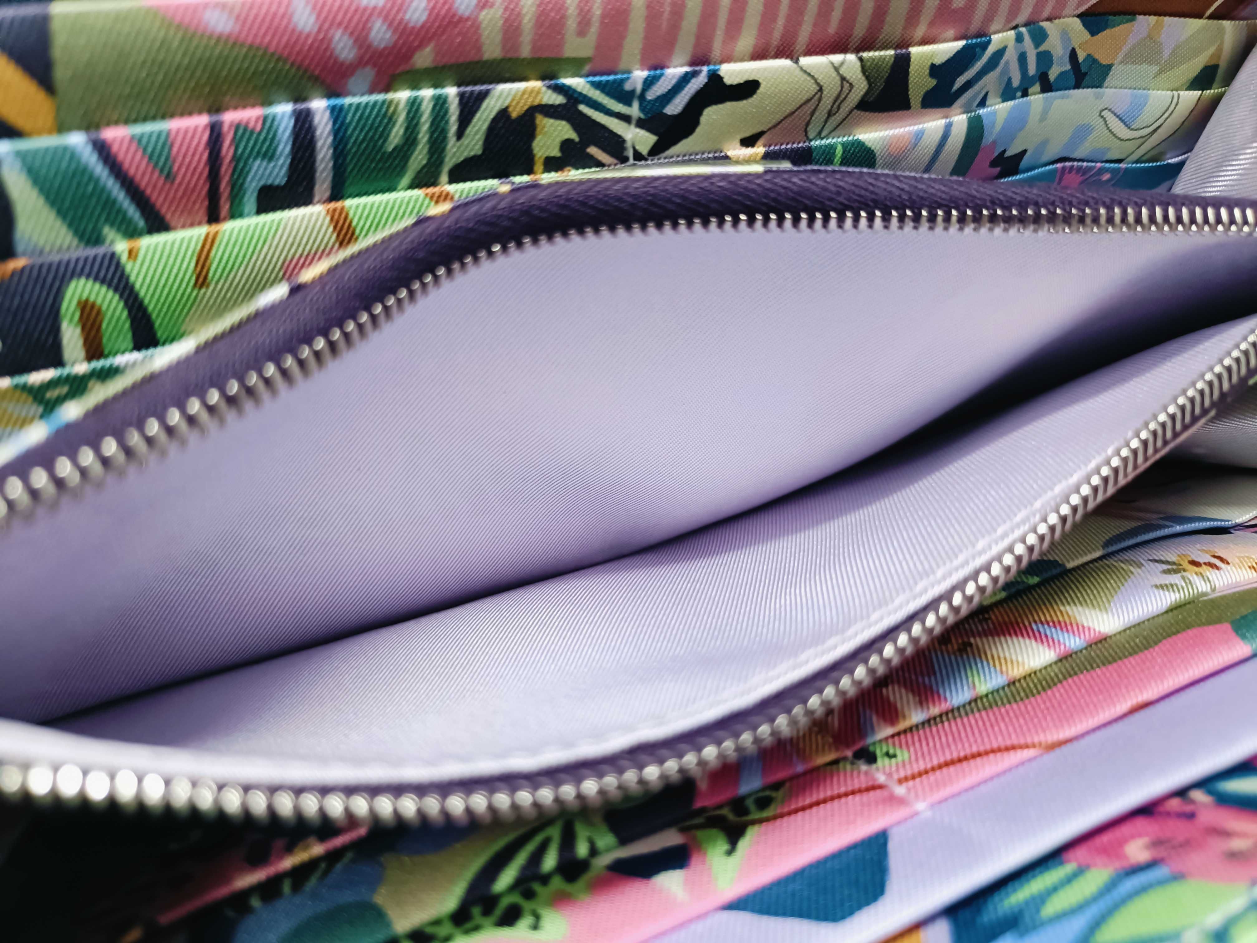 Azap Long Silk In Wallet with U-stamp and Silver Hardware — view 10