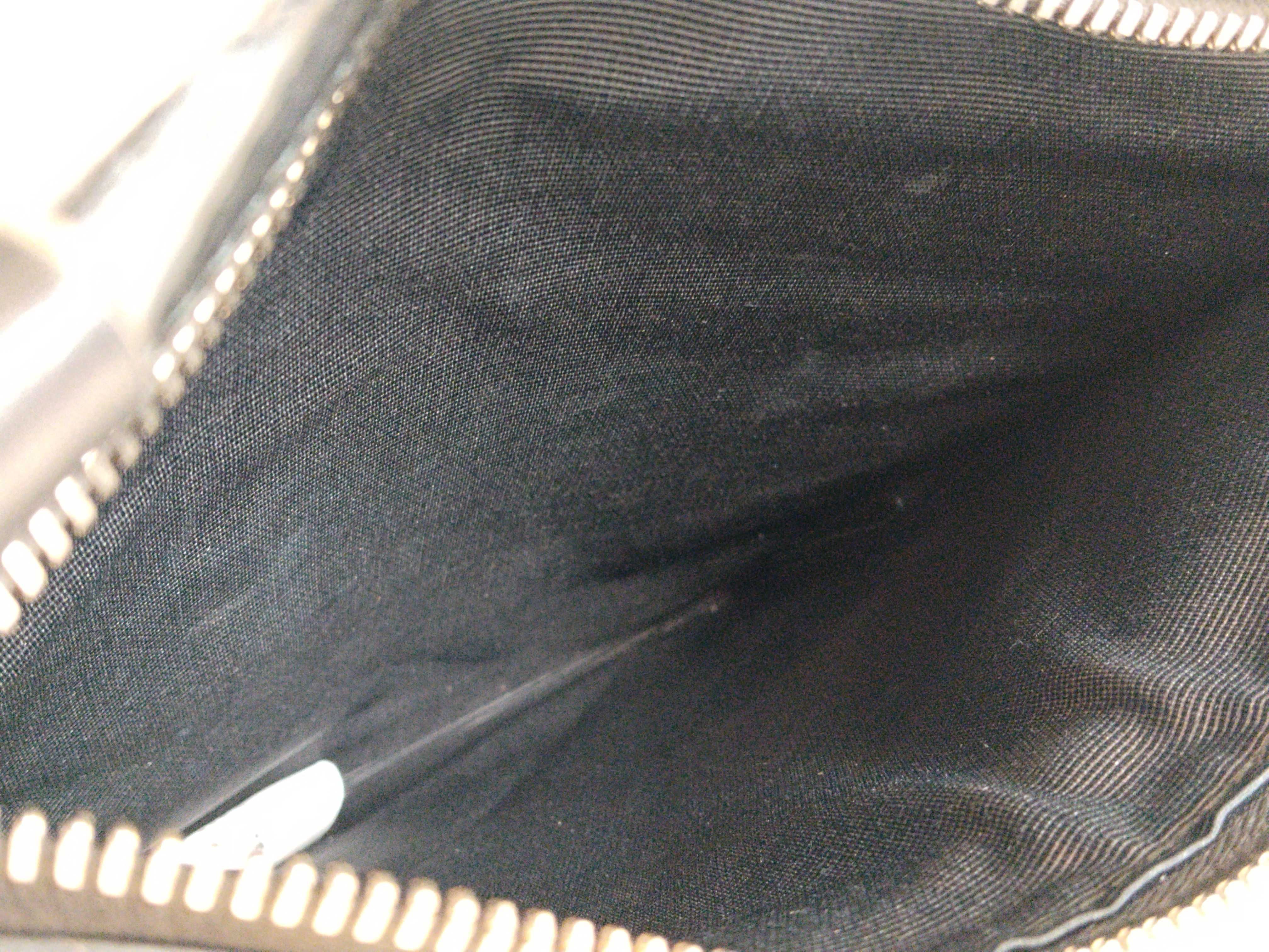 VN- Logo Leather Shoulder Bag Black — view 11