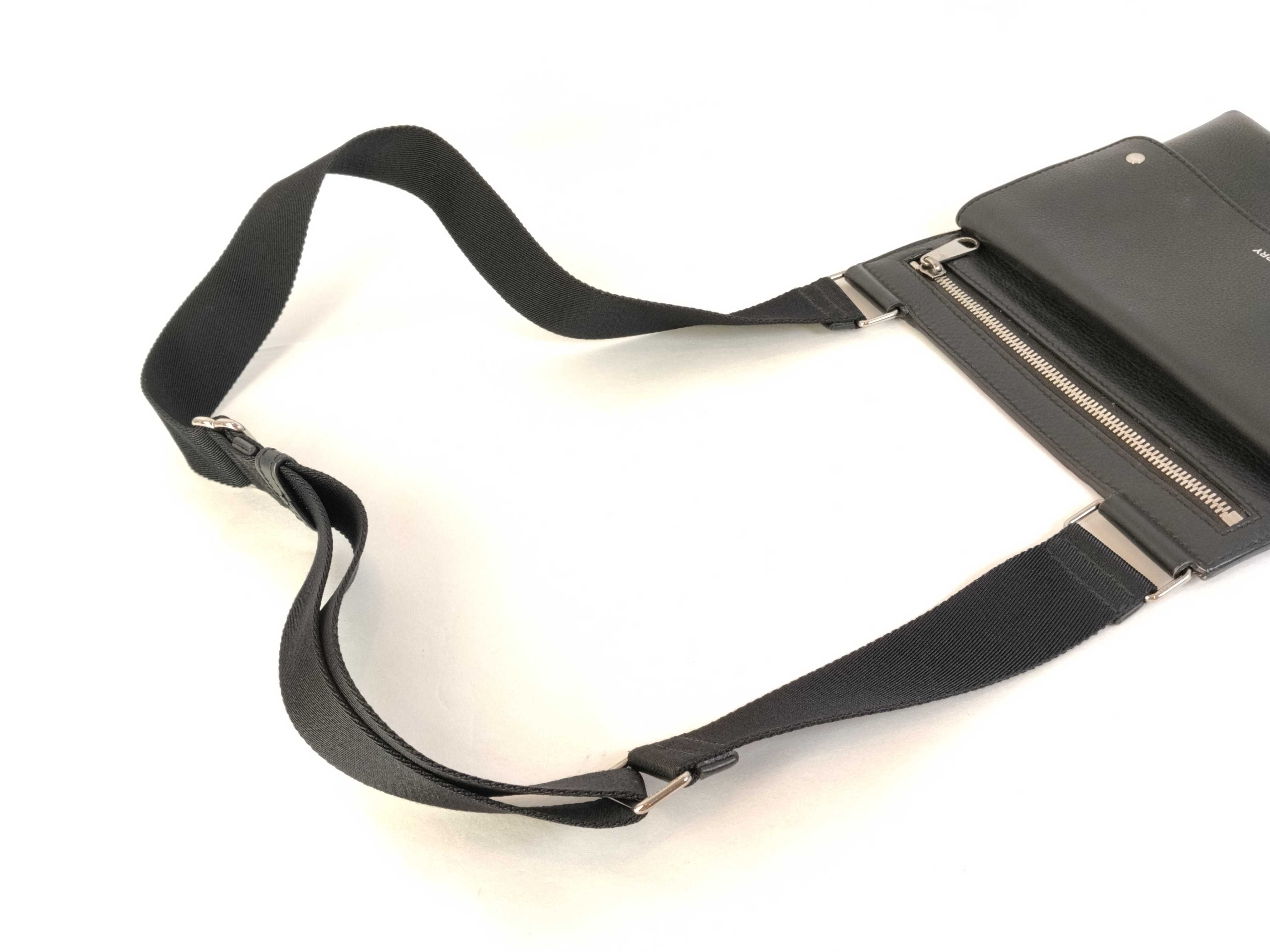 VN- Logo Leather Shoulder Bag Black — view 3