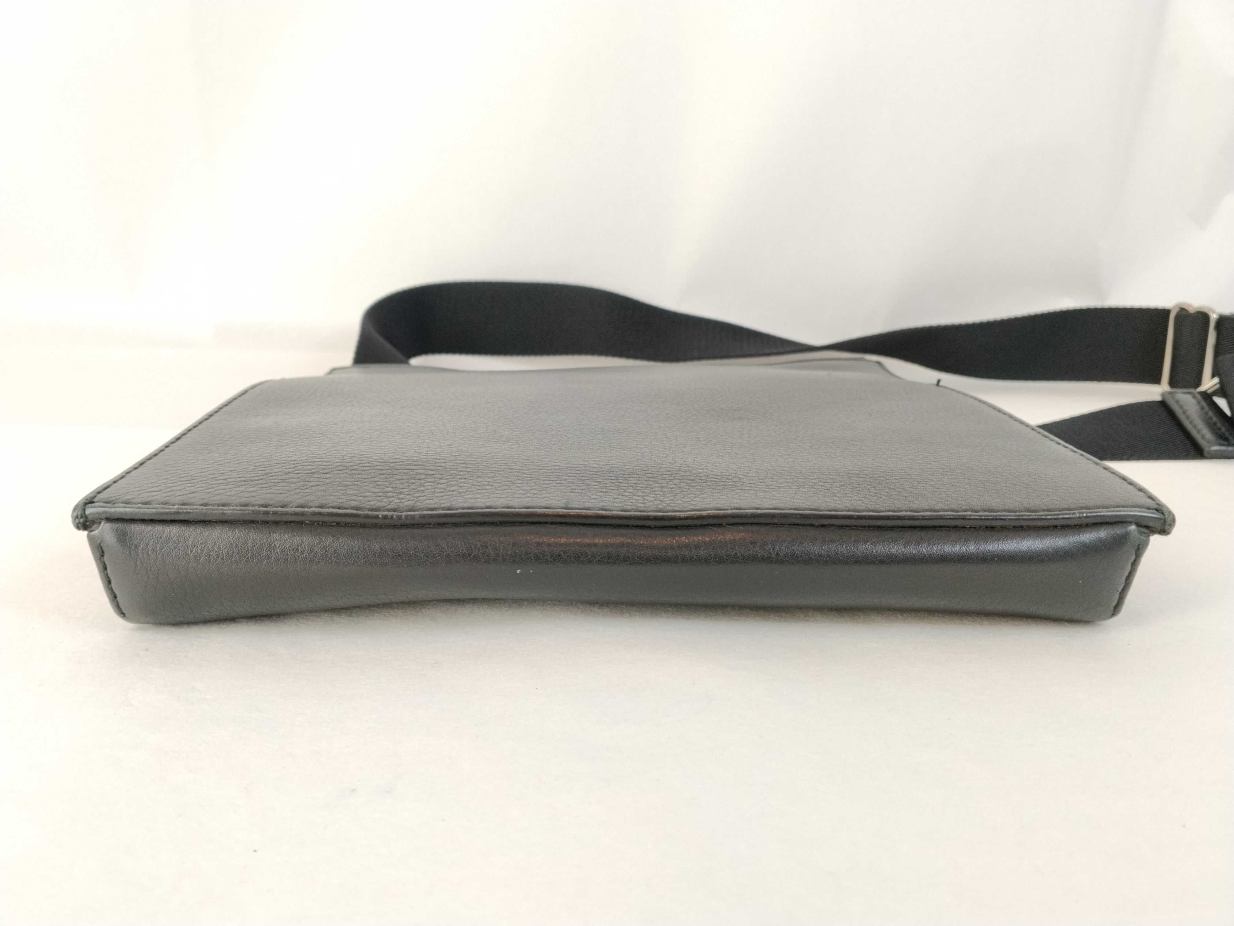VN- Logo Leather Shoulder Bag Black — view 7