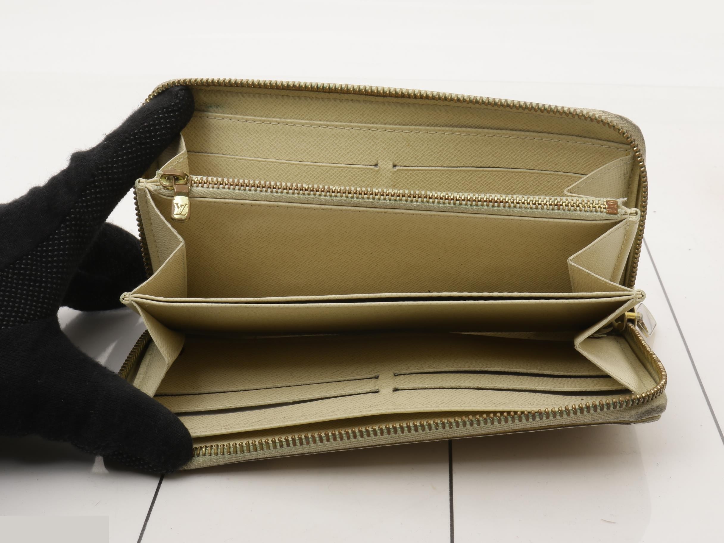 Zippy Wallet — view 4