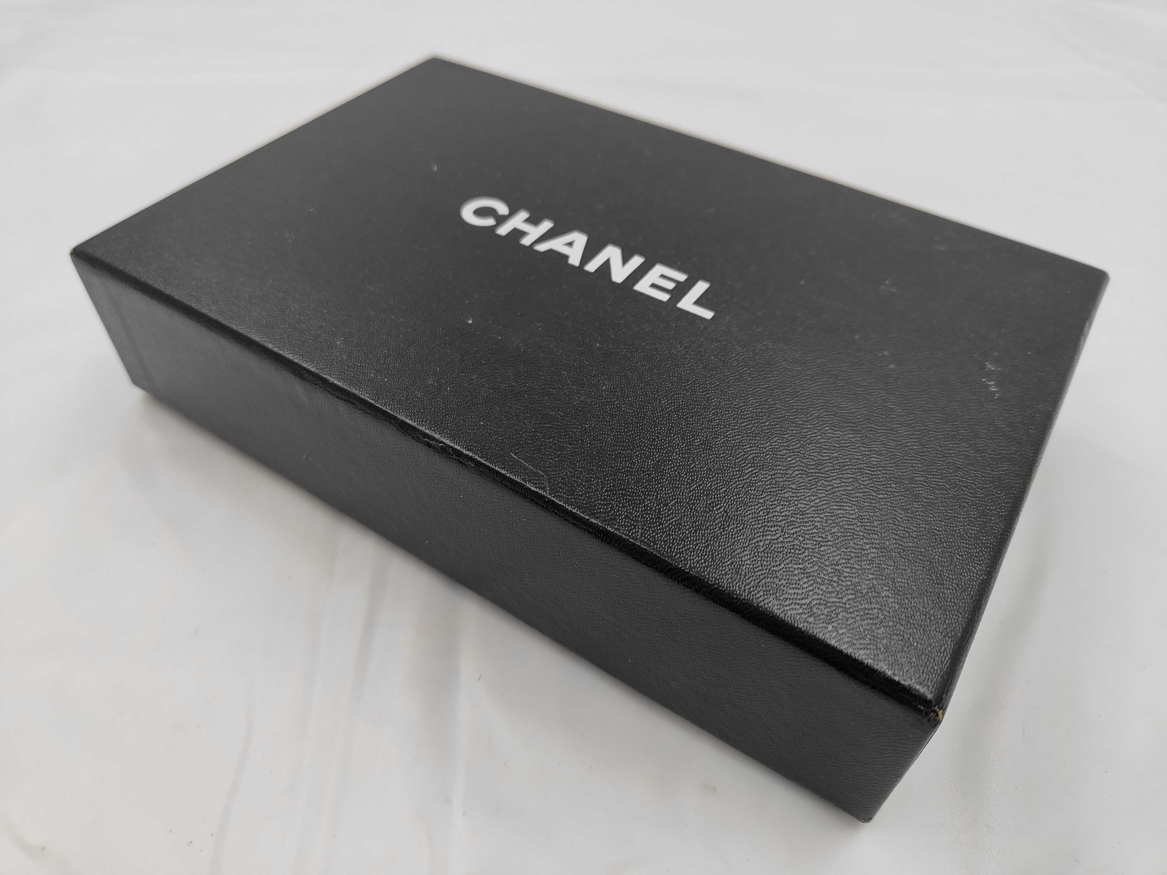 Camellia Long Wallet, with original sticker, serial number in the 17s range. — view 11