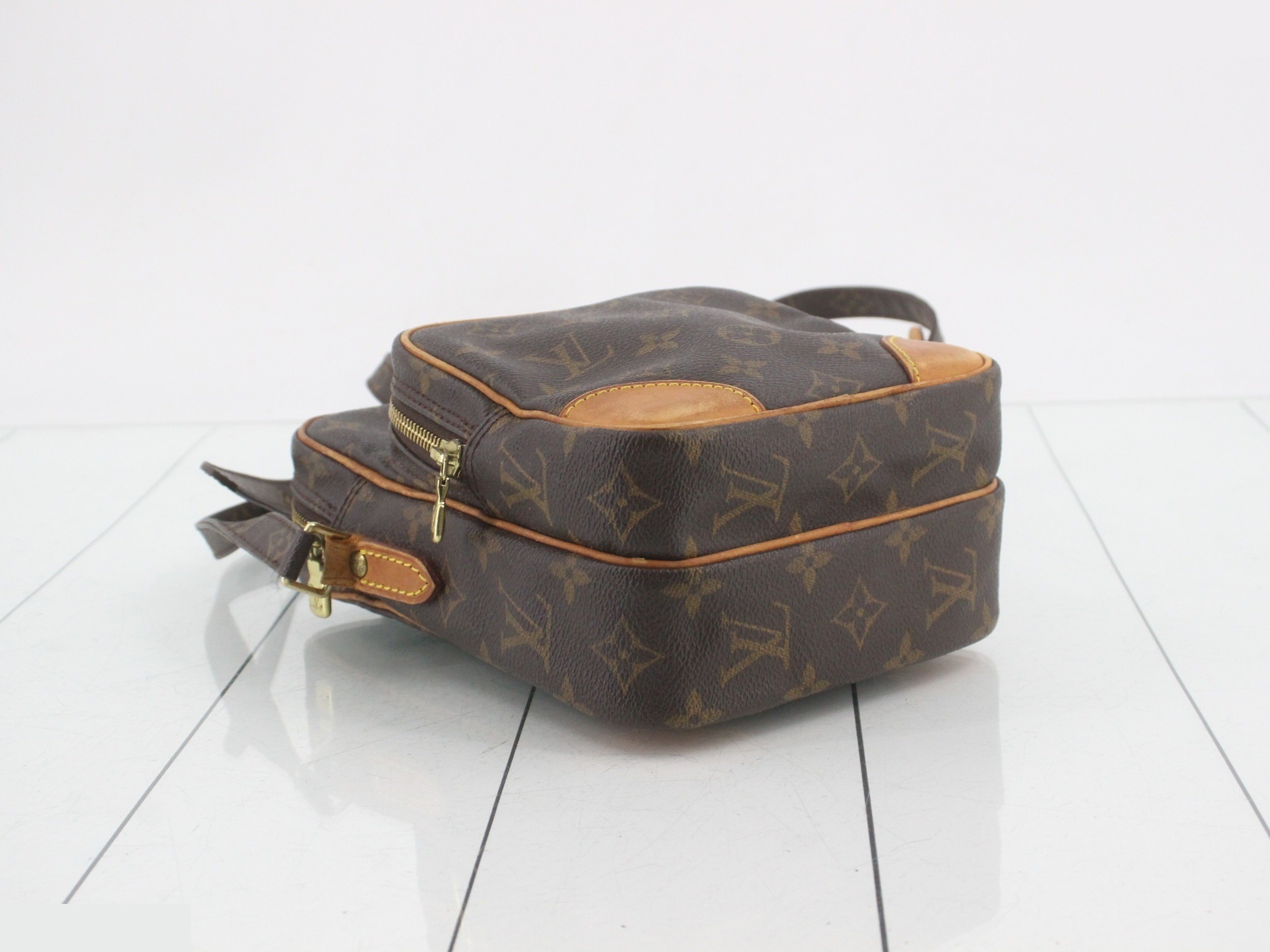 Monogram Amazon — view 5