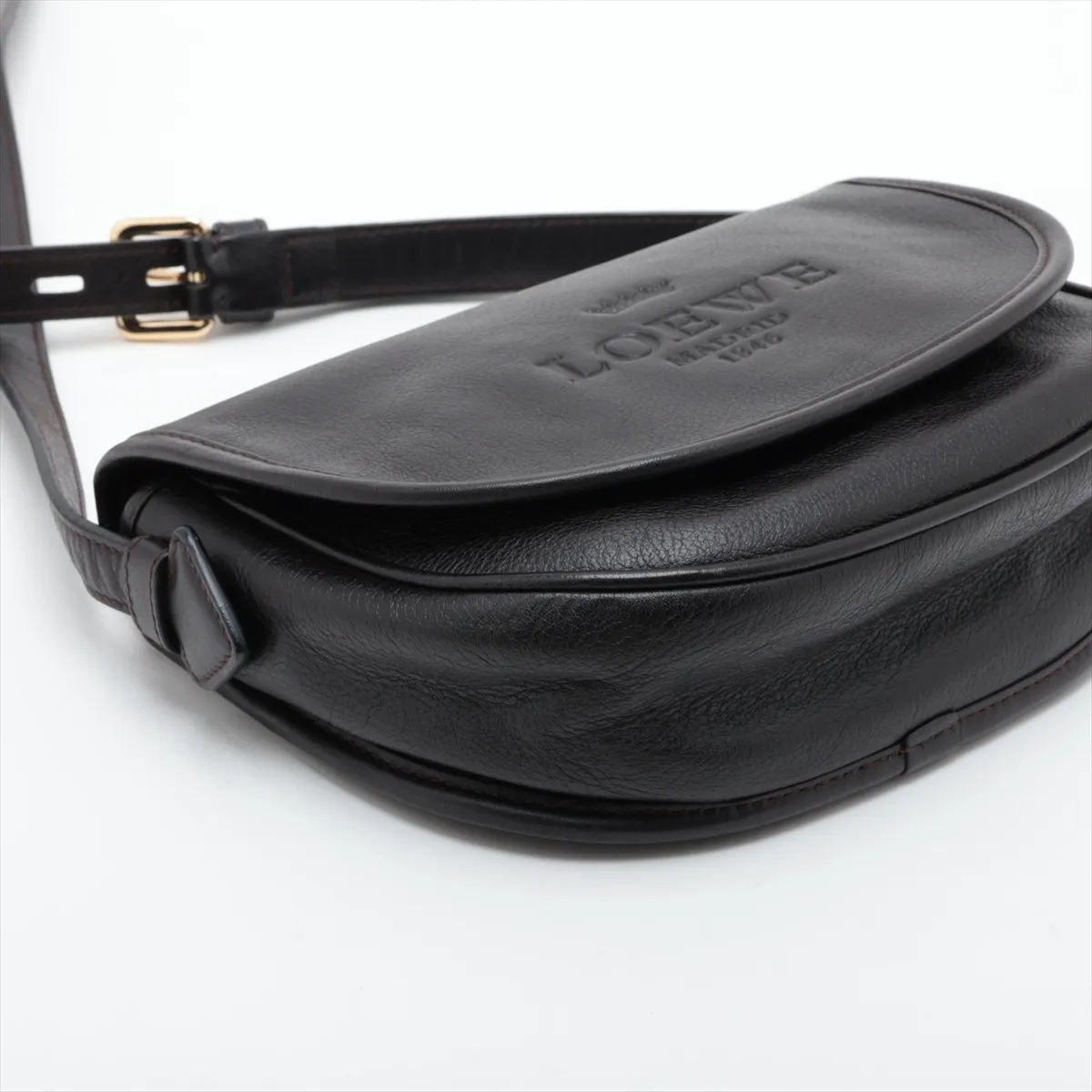 Heritage Leather Shoulder Bag, Brown — view 4