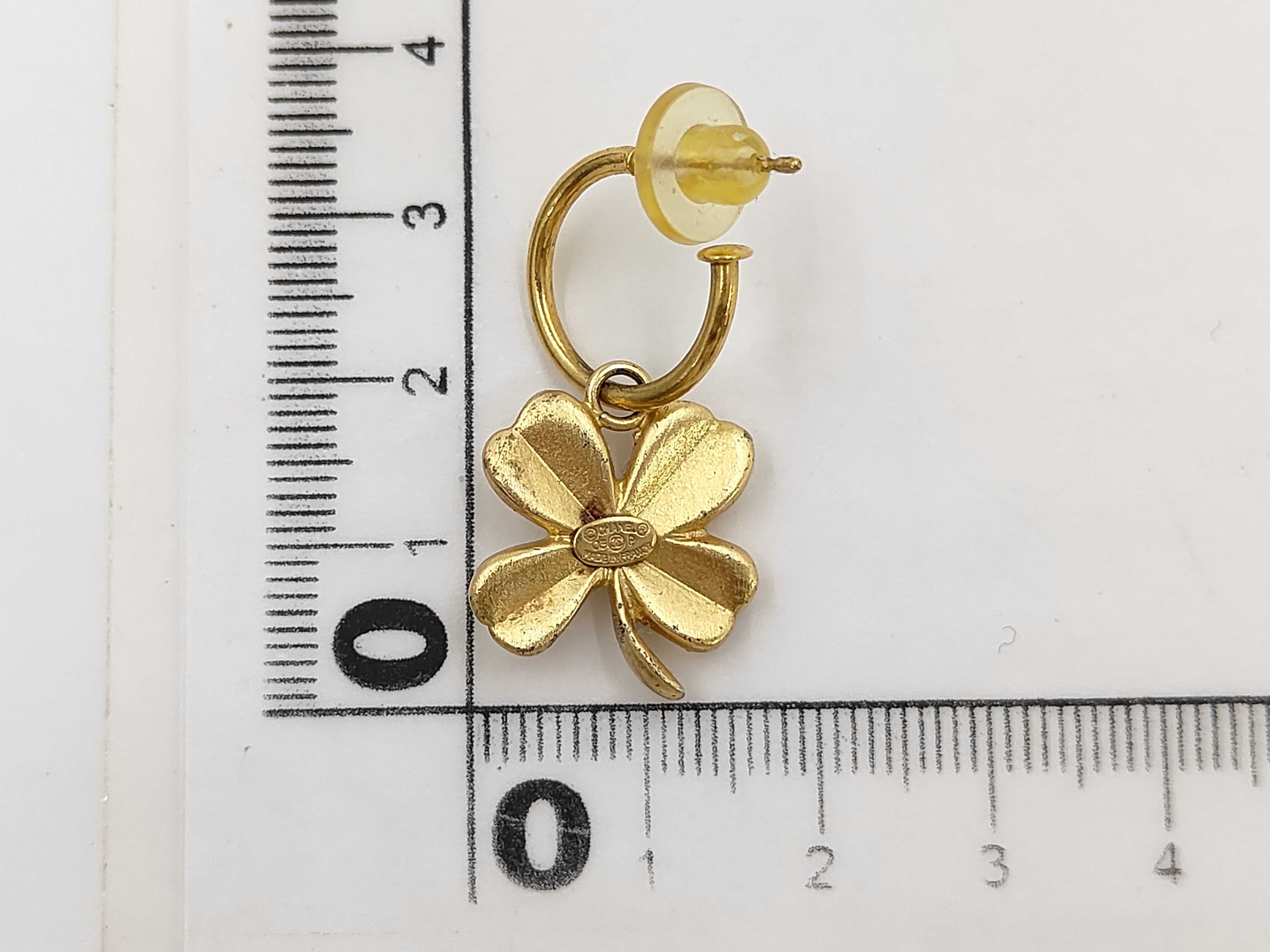 Coco Mark Clover Earring (Single Earring) — view 6