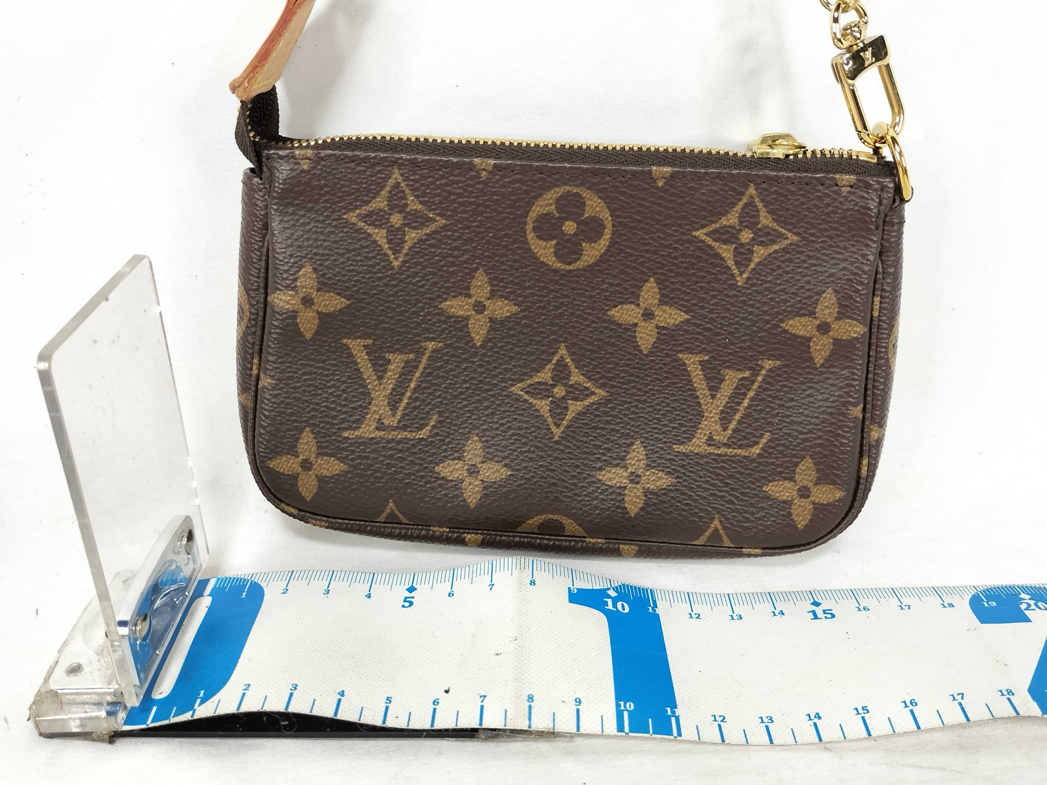 Monogram Louis Vuitton Monogram Pouch Mini Pochette Accessoires M58009 Handbag — view 2