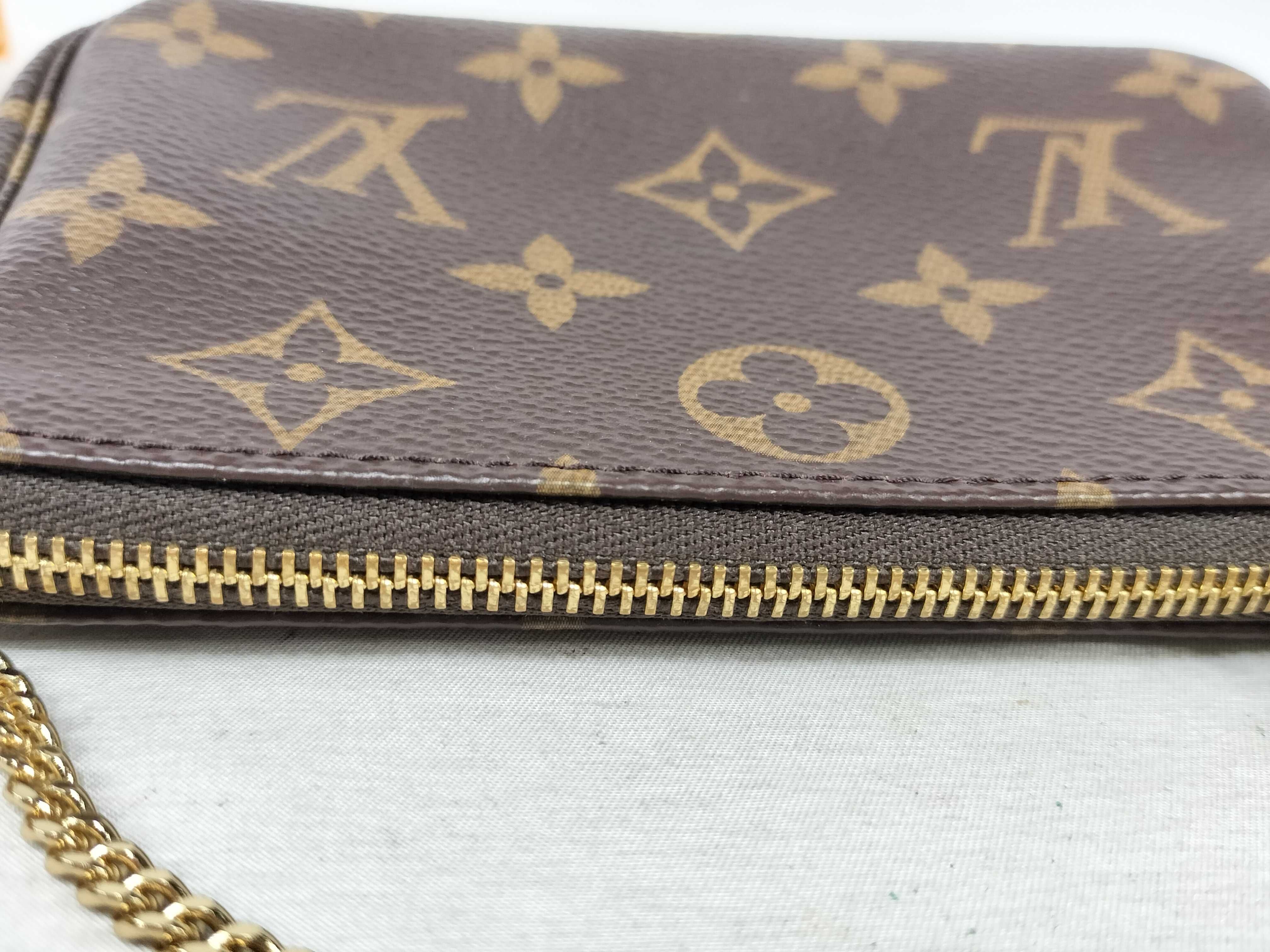 Monogram Louis Vuitton Monogram Pouch Mini Pochette Accessoires M58009 Handbag — view 6