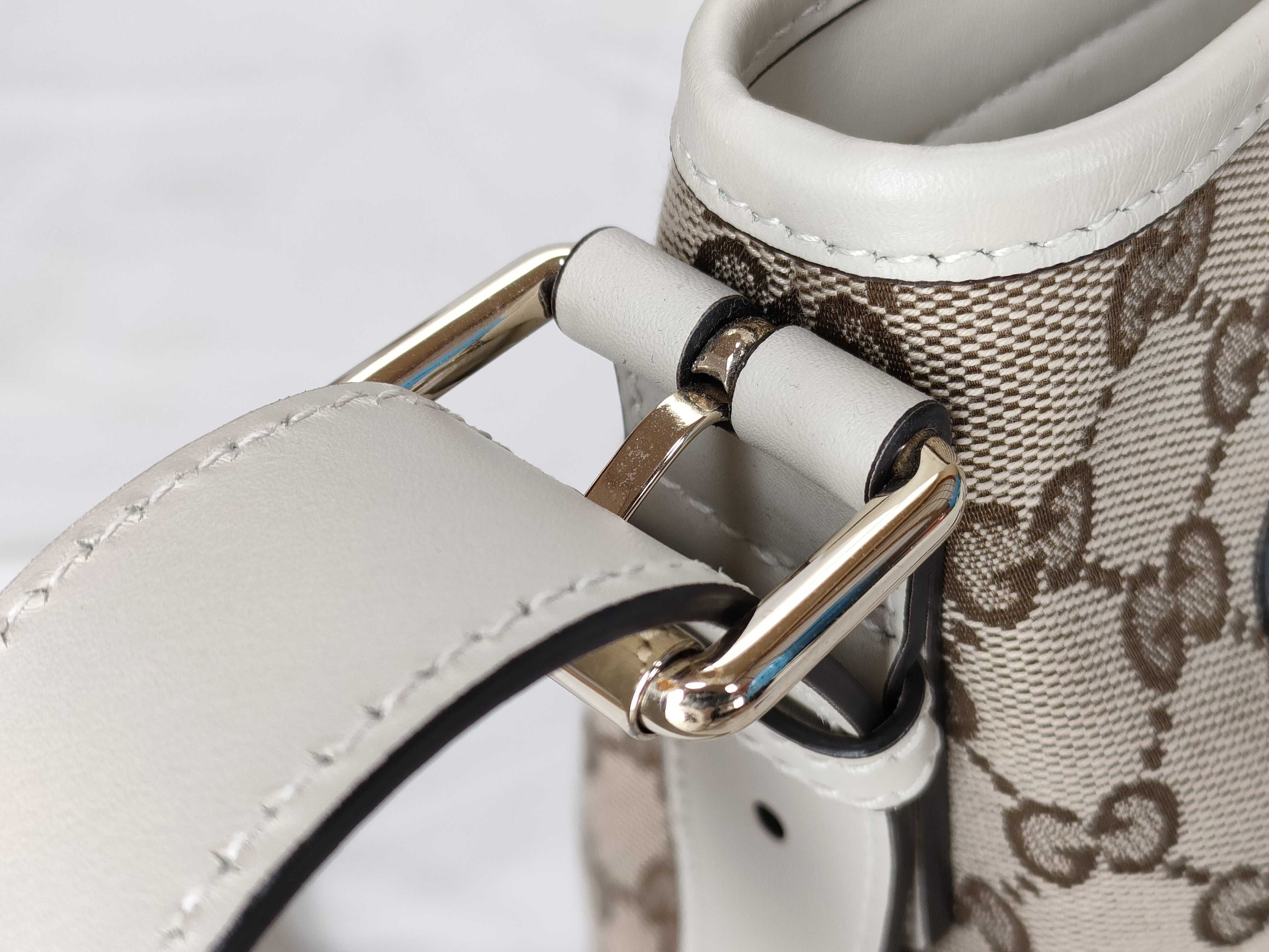 GG Canvas Shoulder Bag — view 5