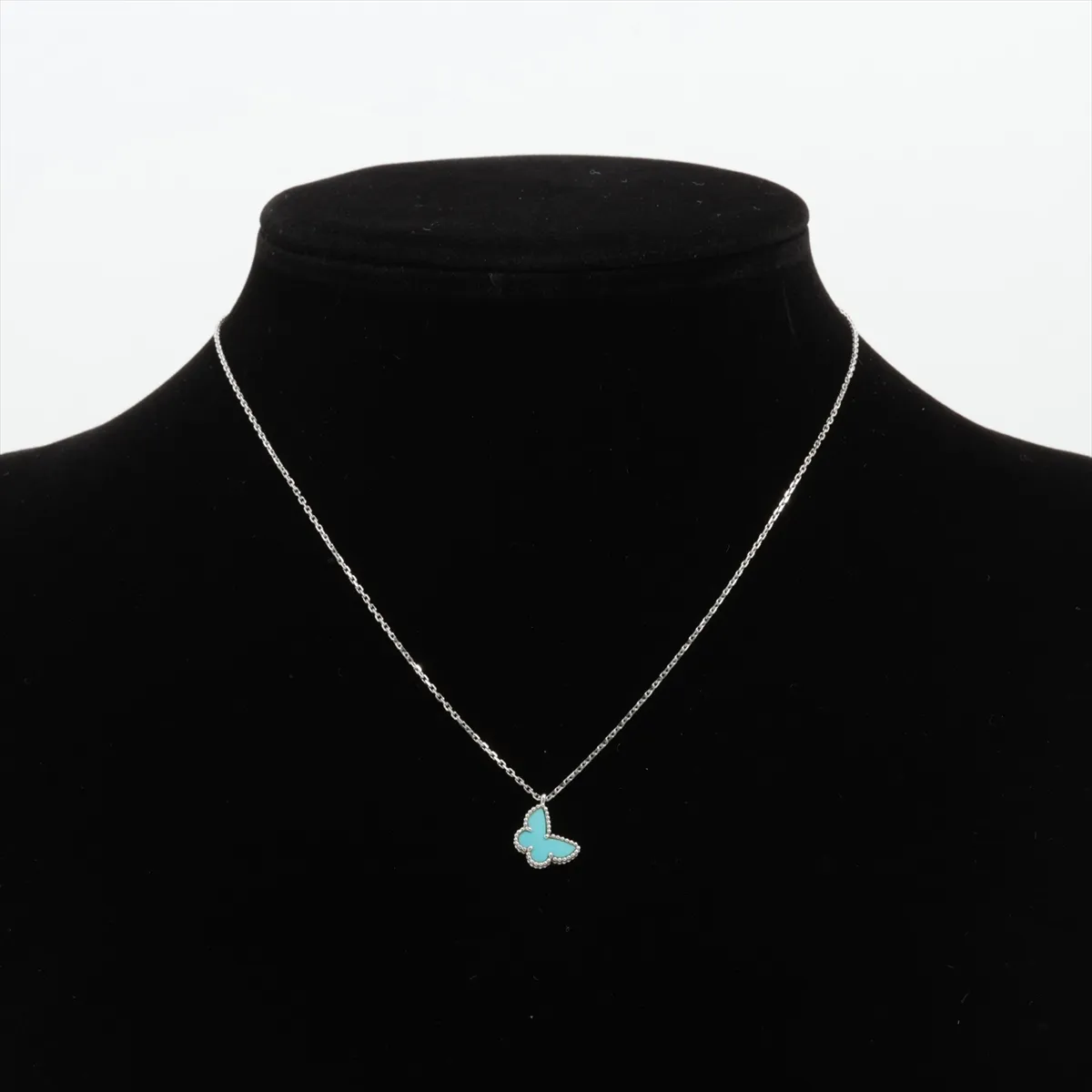 Sweet Alhambra Papillon Turquoise Necklace, 750 (WG), 2.9g, JE269397. Minor chips on the stone, — view 5