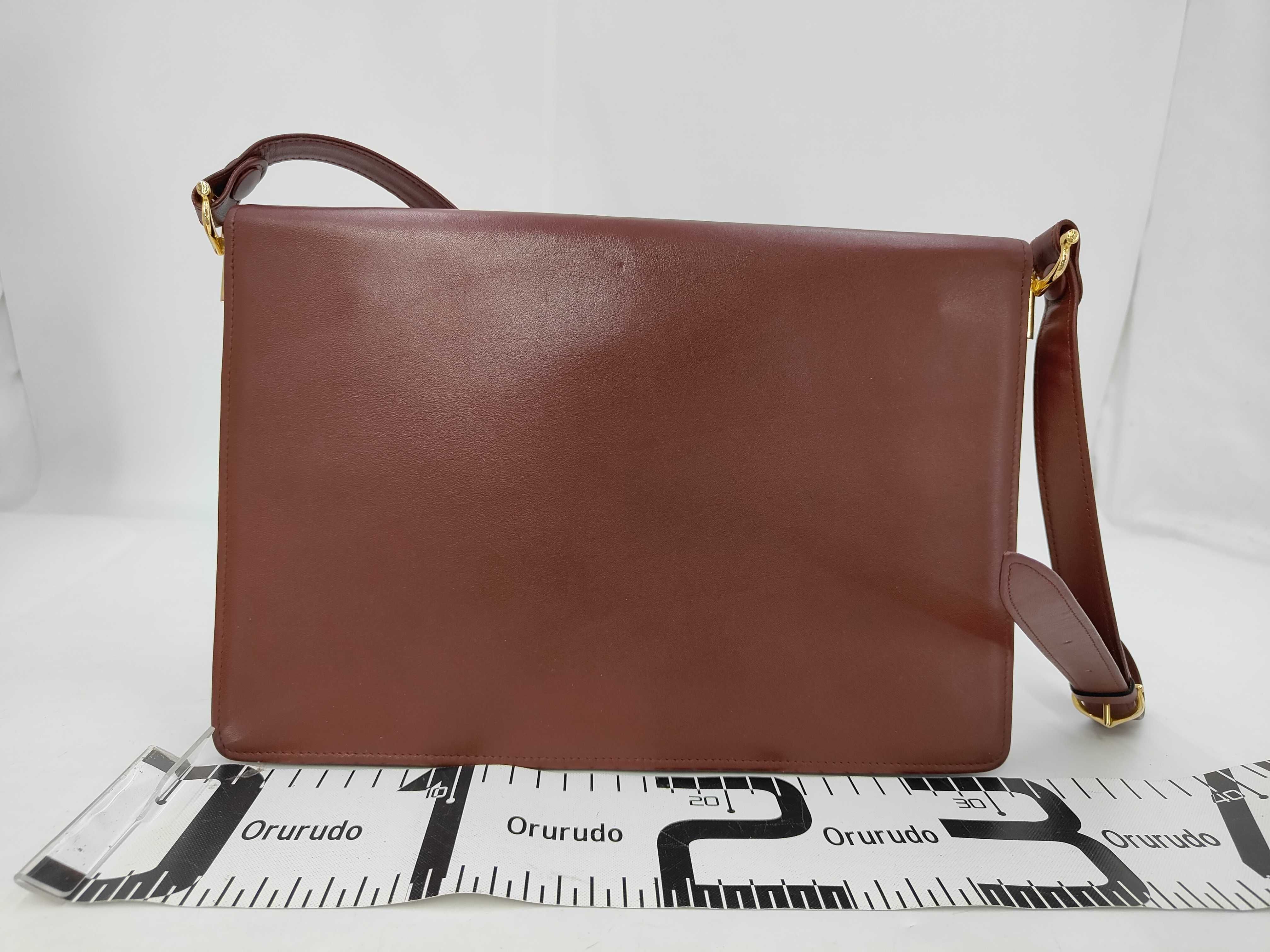 Must leather shoulder bag with dust bag and box. — view 2