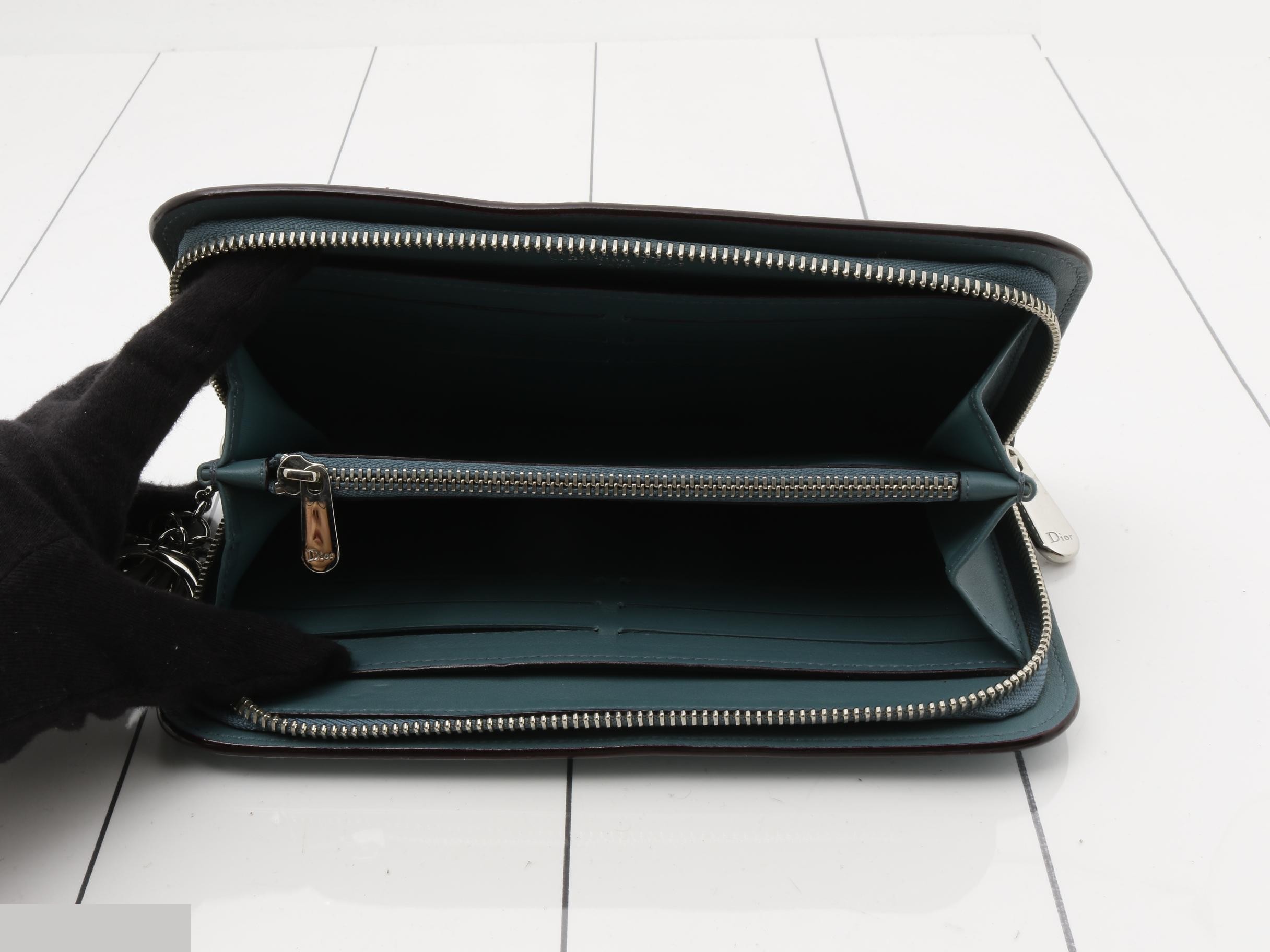 Other lines: Bags and Wallets — view 4