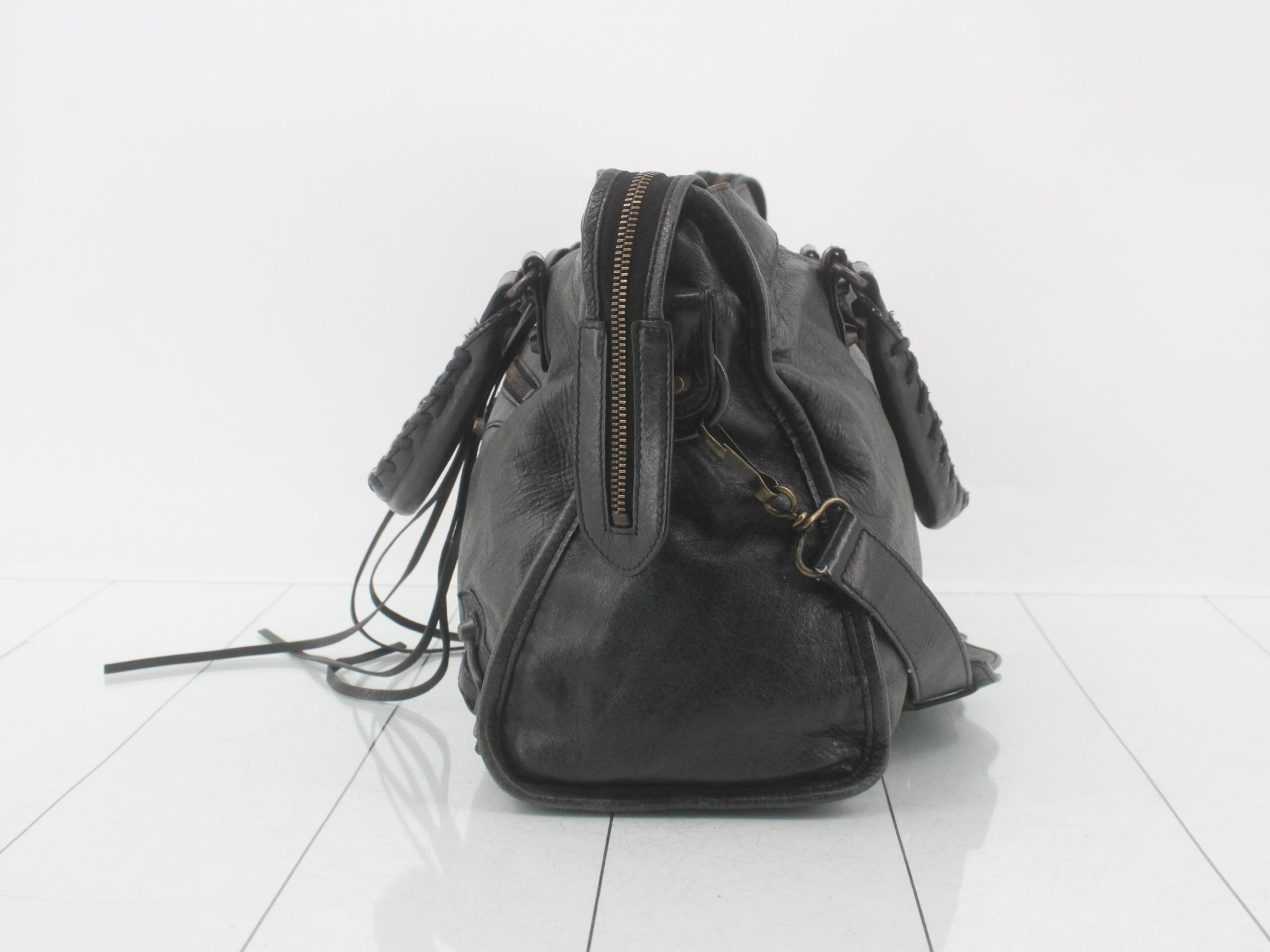 Classic Shoulder Bag — view 3