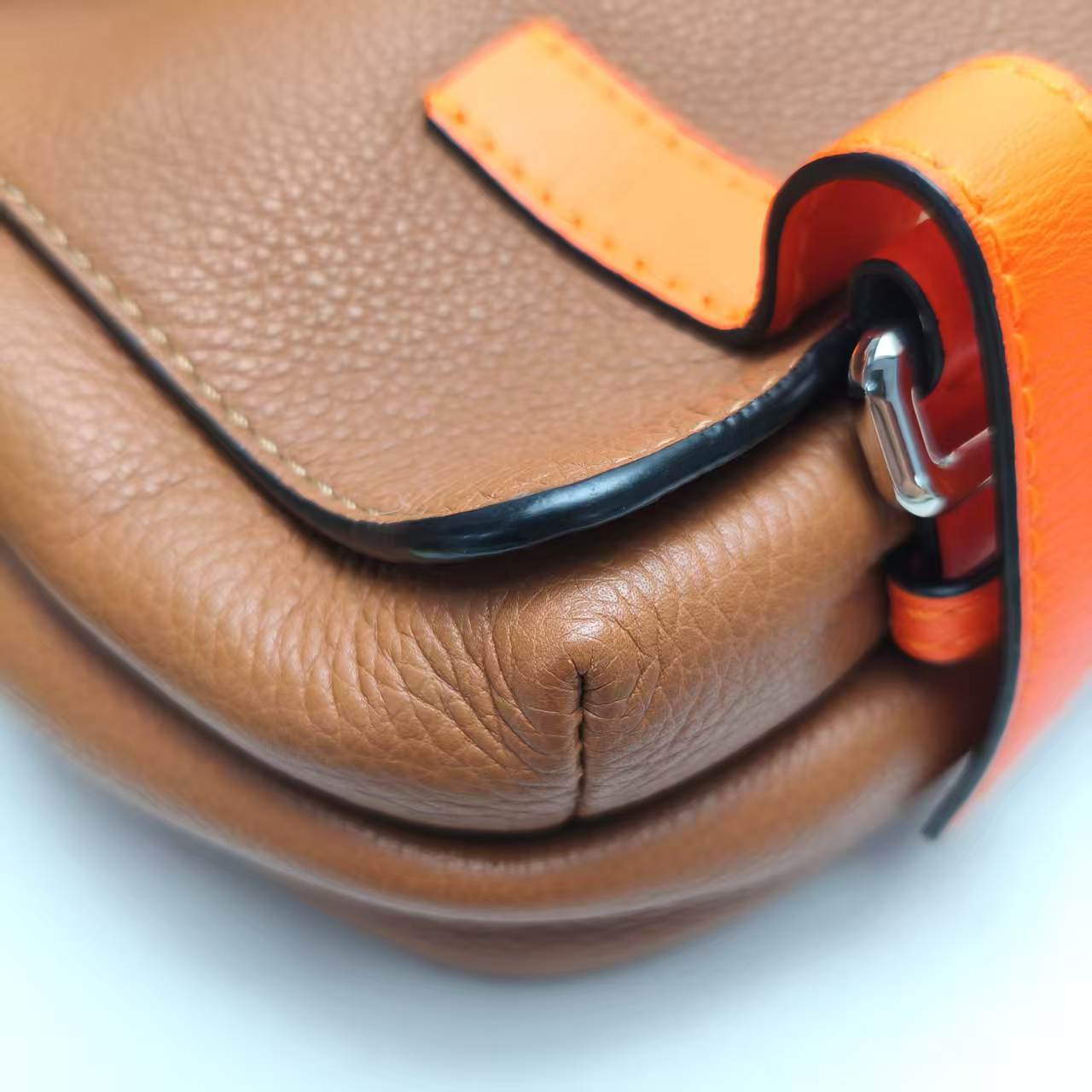 【*Shipped from China*】LOEWE Military Messenger Leather Shoulder Bag — view 6