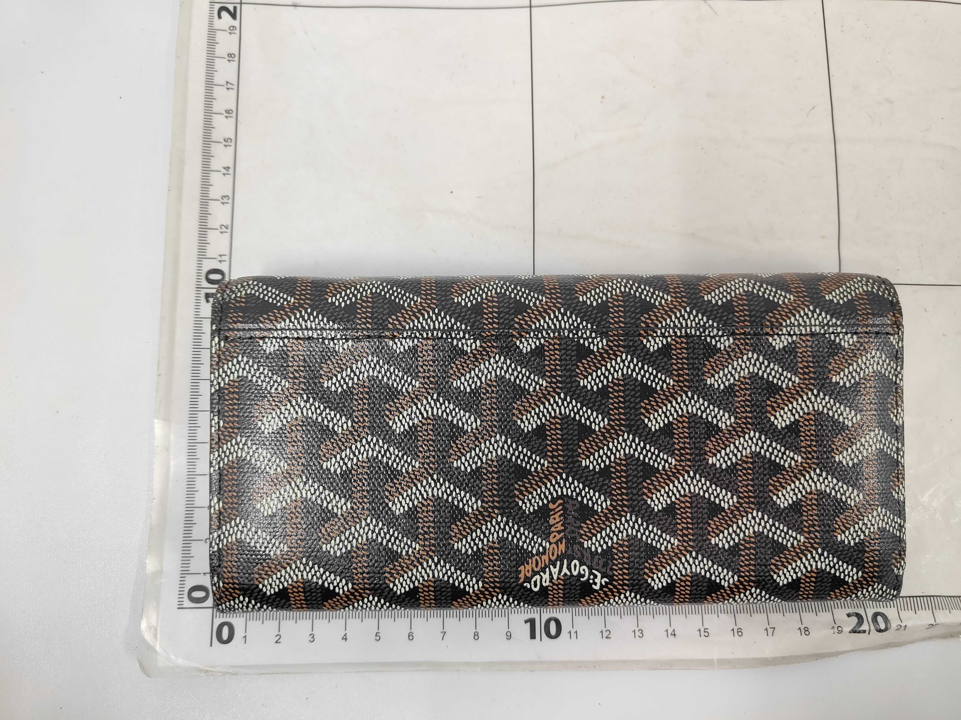 Varennes Bi-fold Long Wallet Marquage T Wallet — view 2