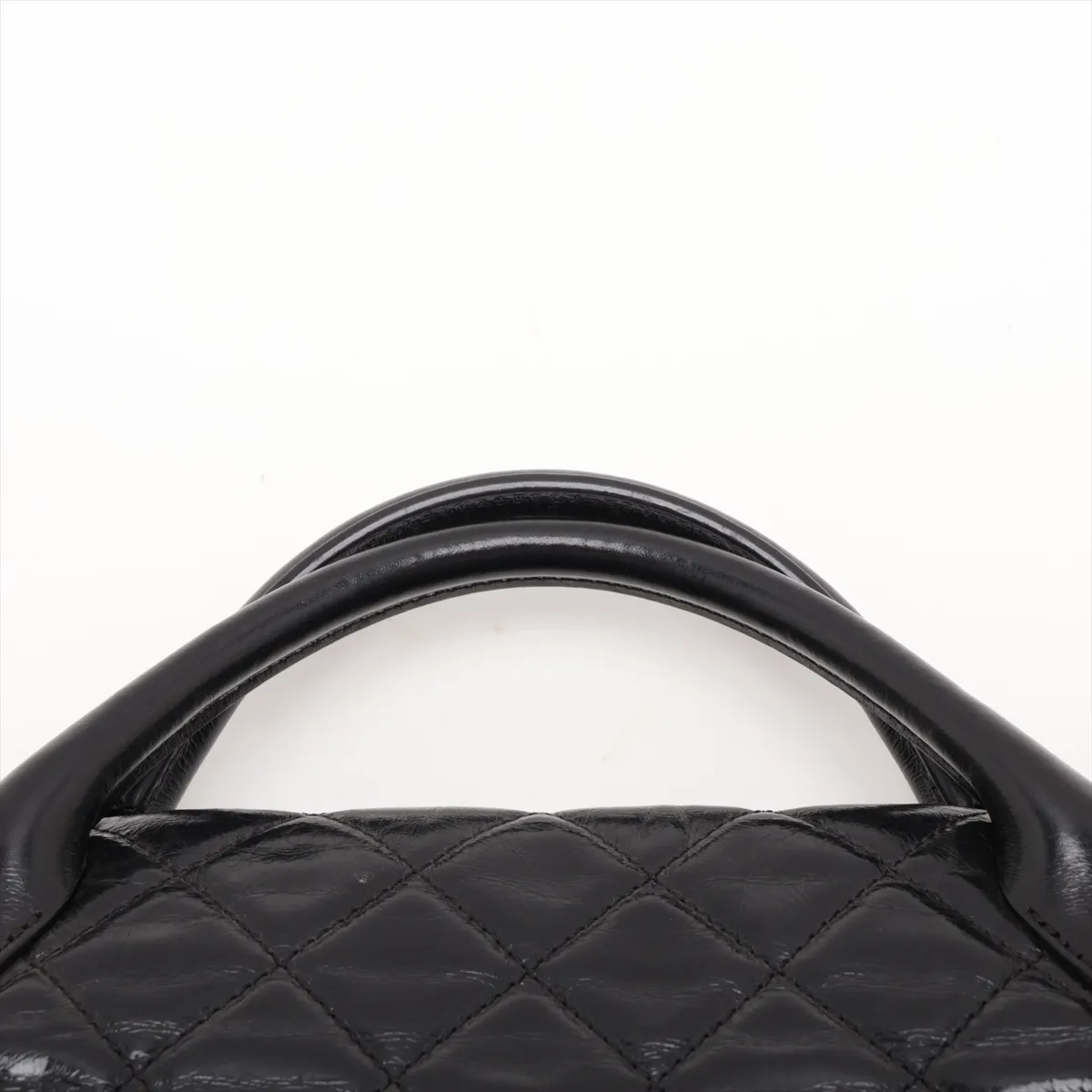 Matelassé Vintage Calfskin 2-Way Handbag, Black with Gold Hardware, Item Number 18246639 (Serial Number 18) — view 6