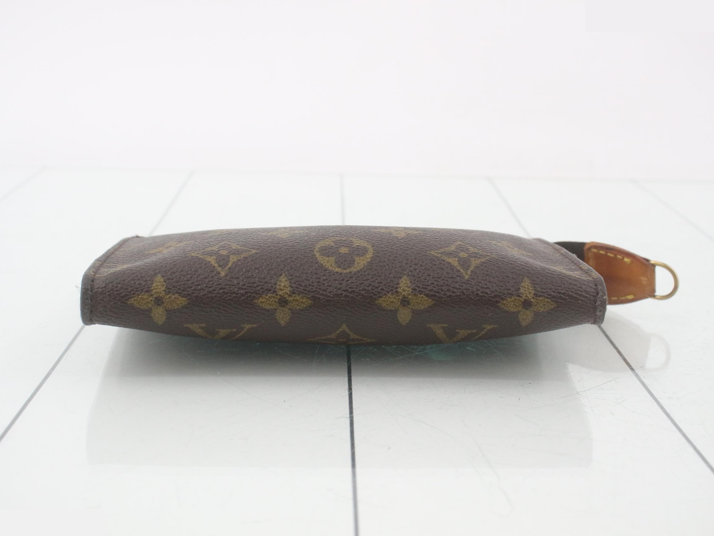 pouch — view 3