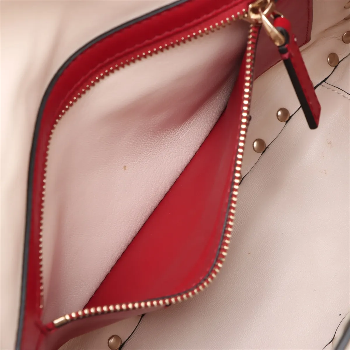 Rockstud Leather 2WAY Shoulder Bag White — view 9