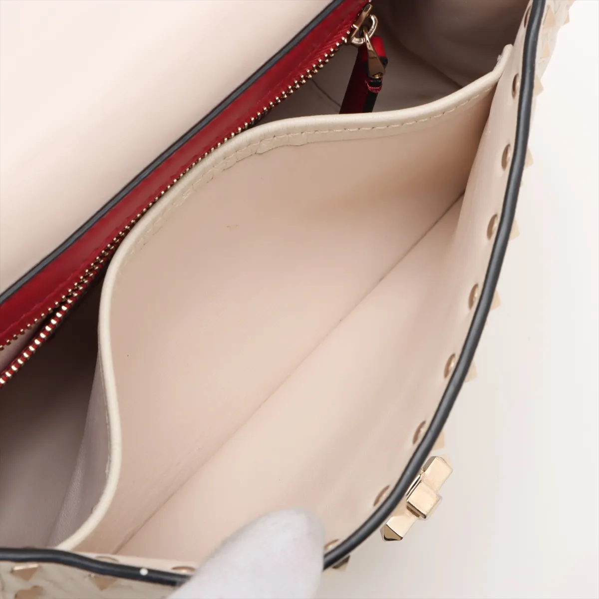 Rockstud Leather 2WAY Shoulder Bag White — view 10