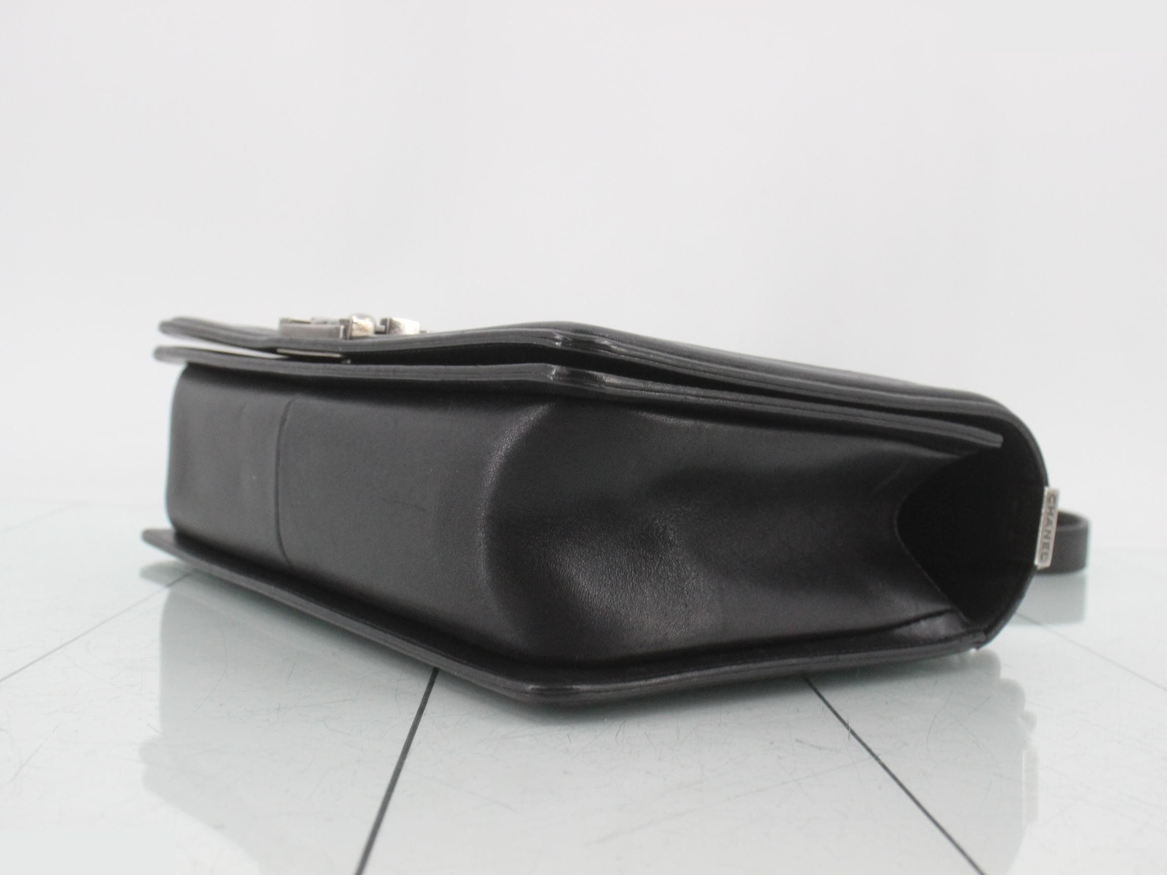 Boy Chanel 25, Lambskin, with seal. — view 6