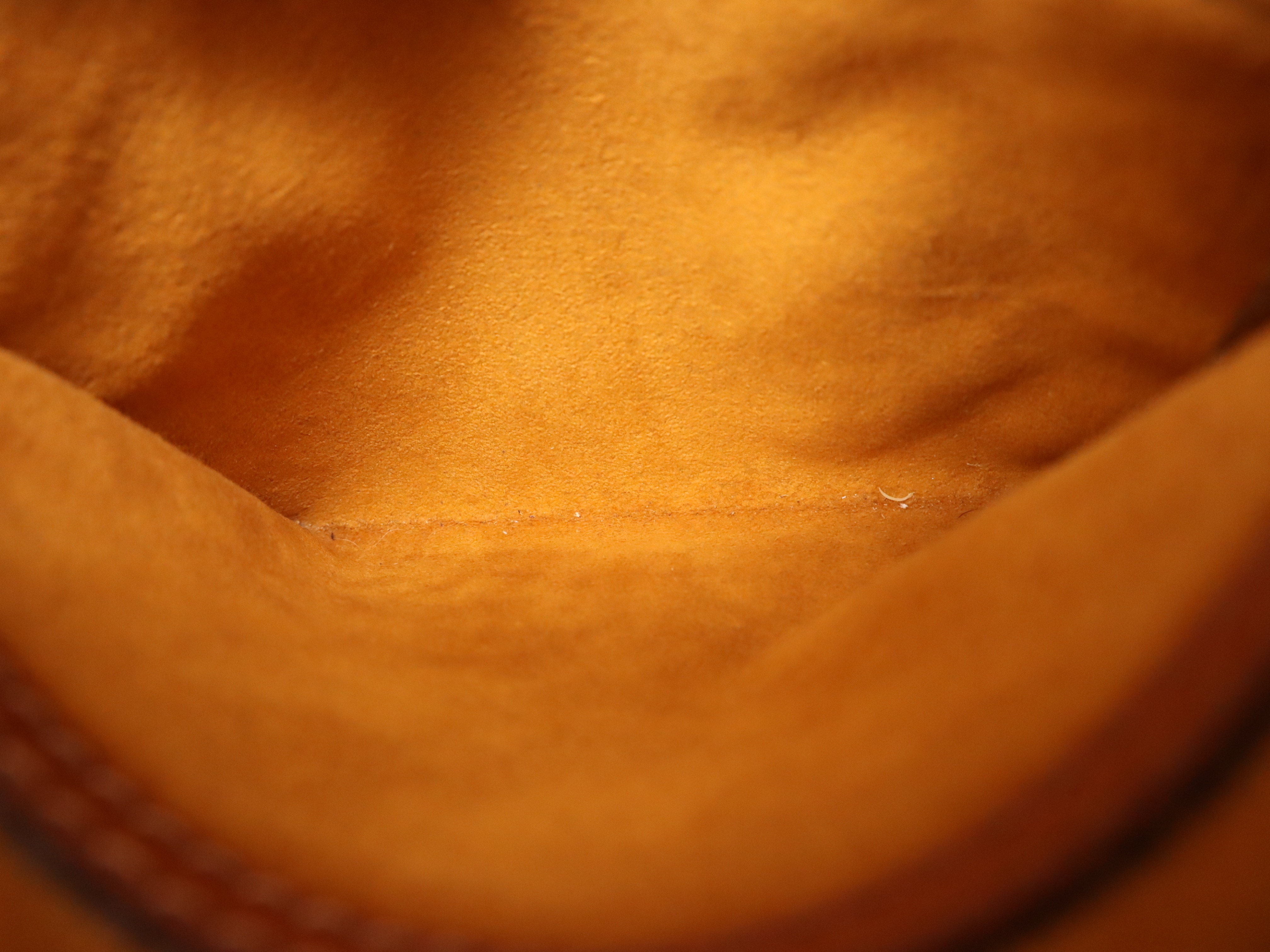 M52143 Epi Arma Kenya Brown Handbag — view 12