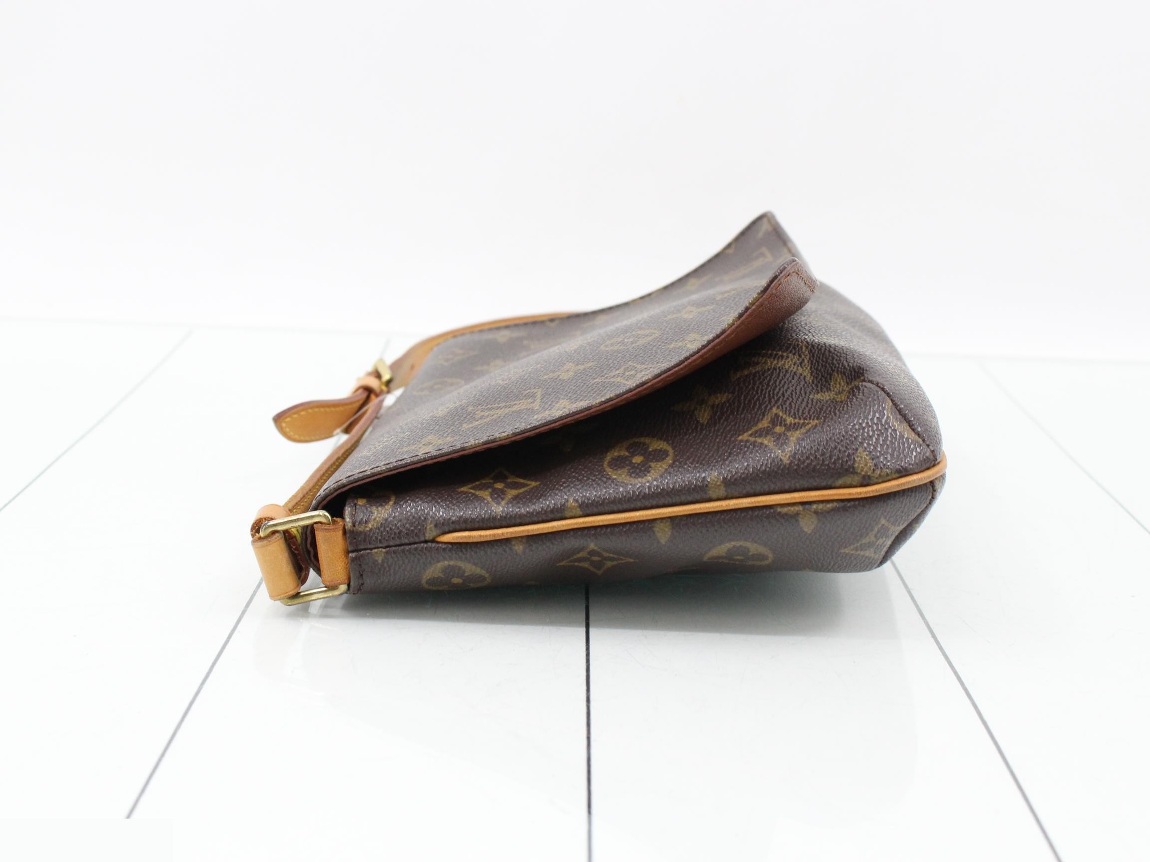 M51257 Musette Tango Short Shoulder Bag — view 4