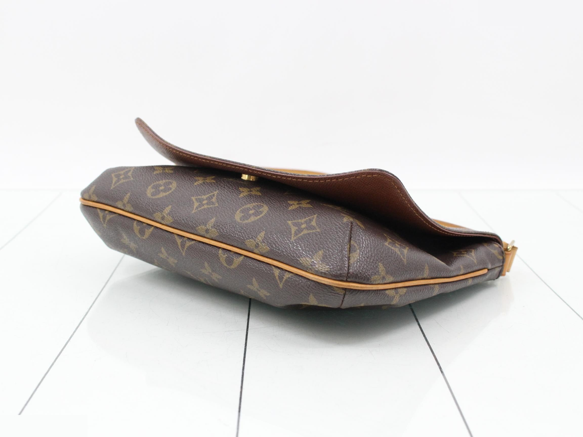 M51257 Musette Tango Short Shoulder Bag — view 6