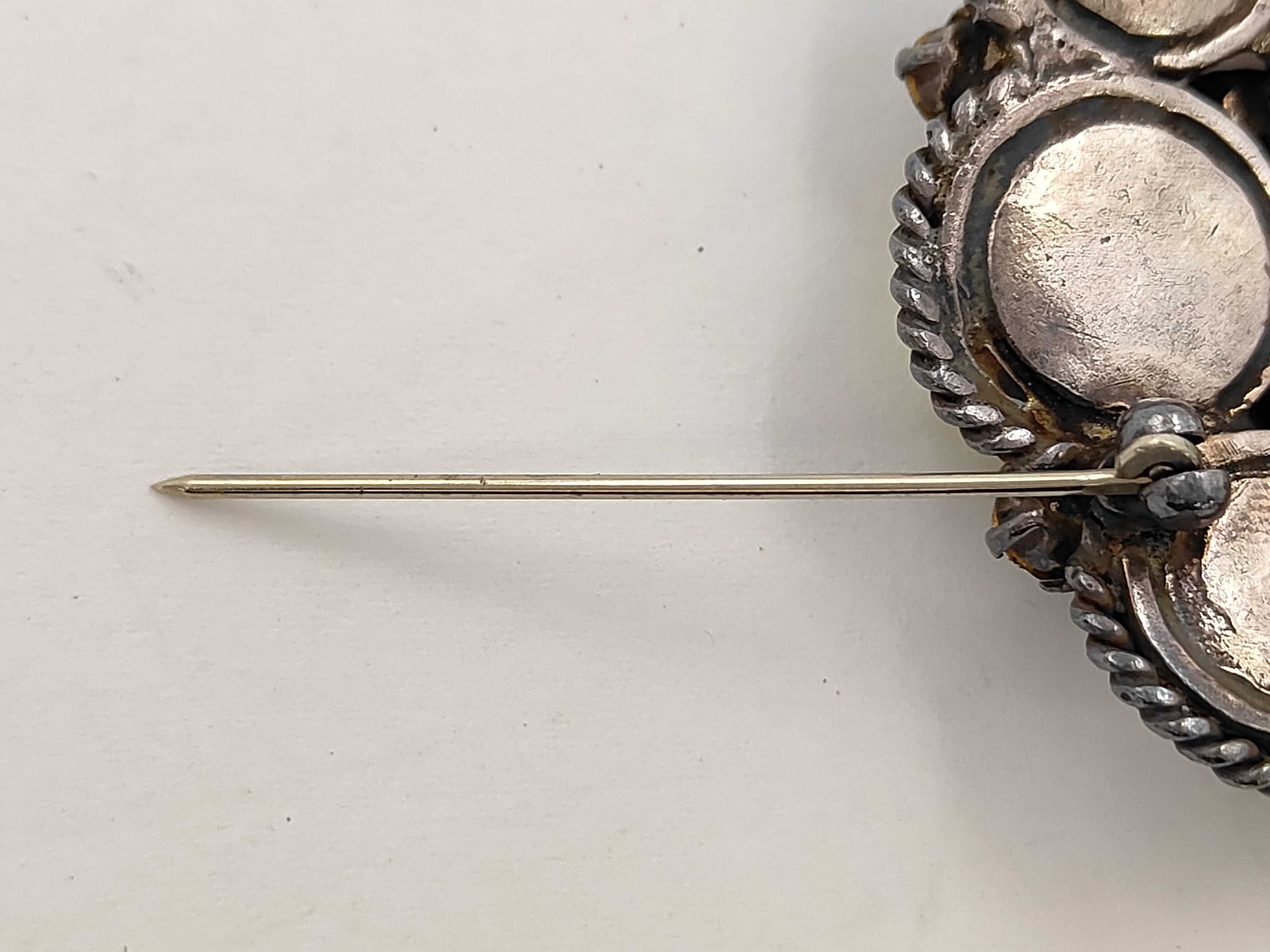colored stone brooch — view 3