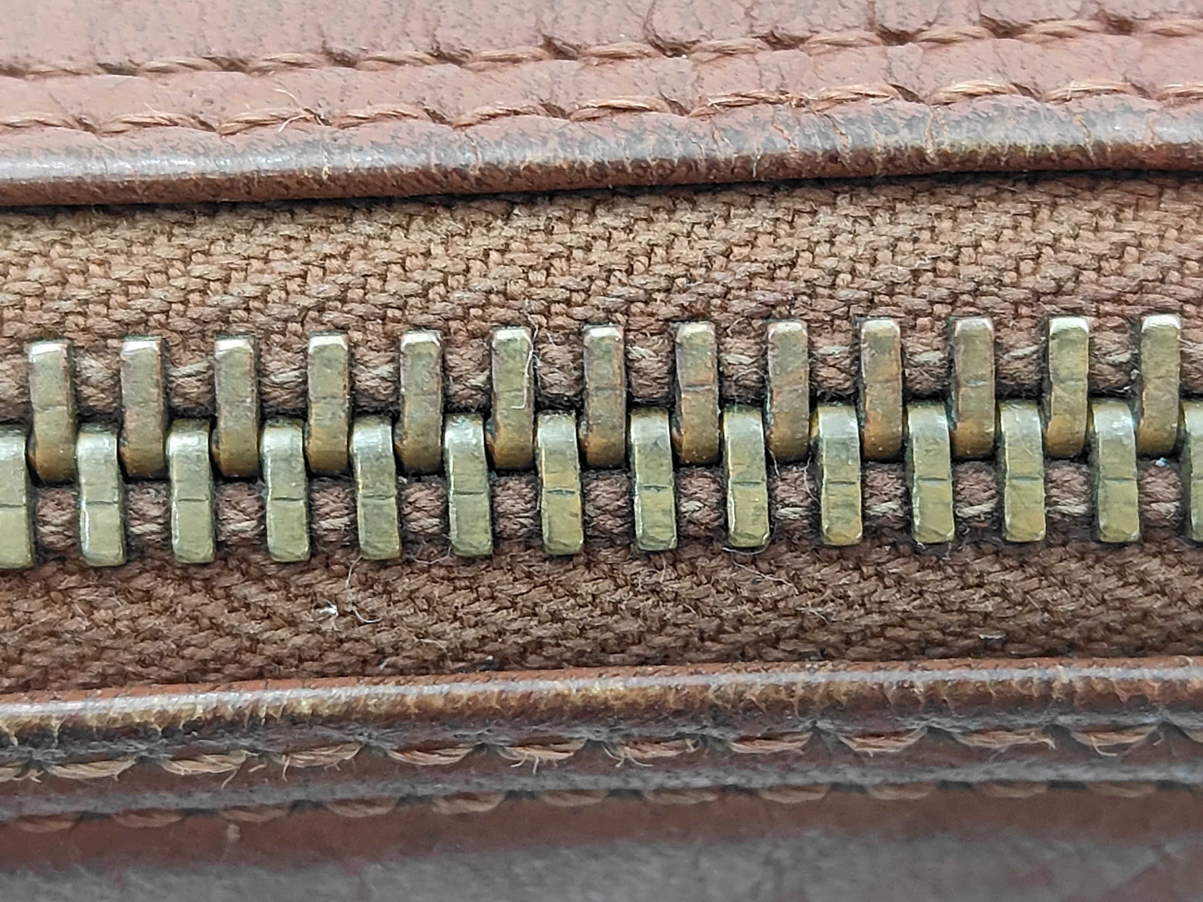 Monogram Sac Bandoulière Shoulder Bag (Damaged Zipper Track) — view 7