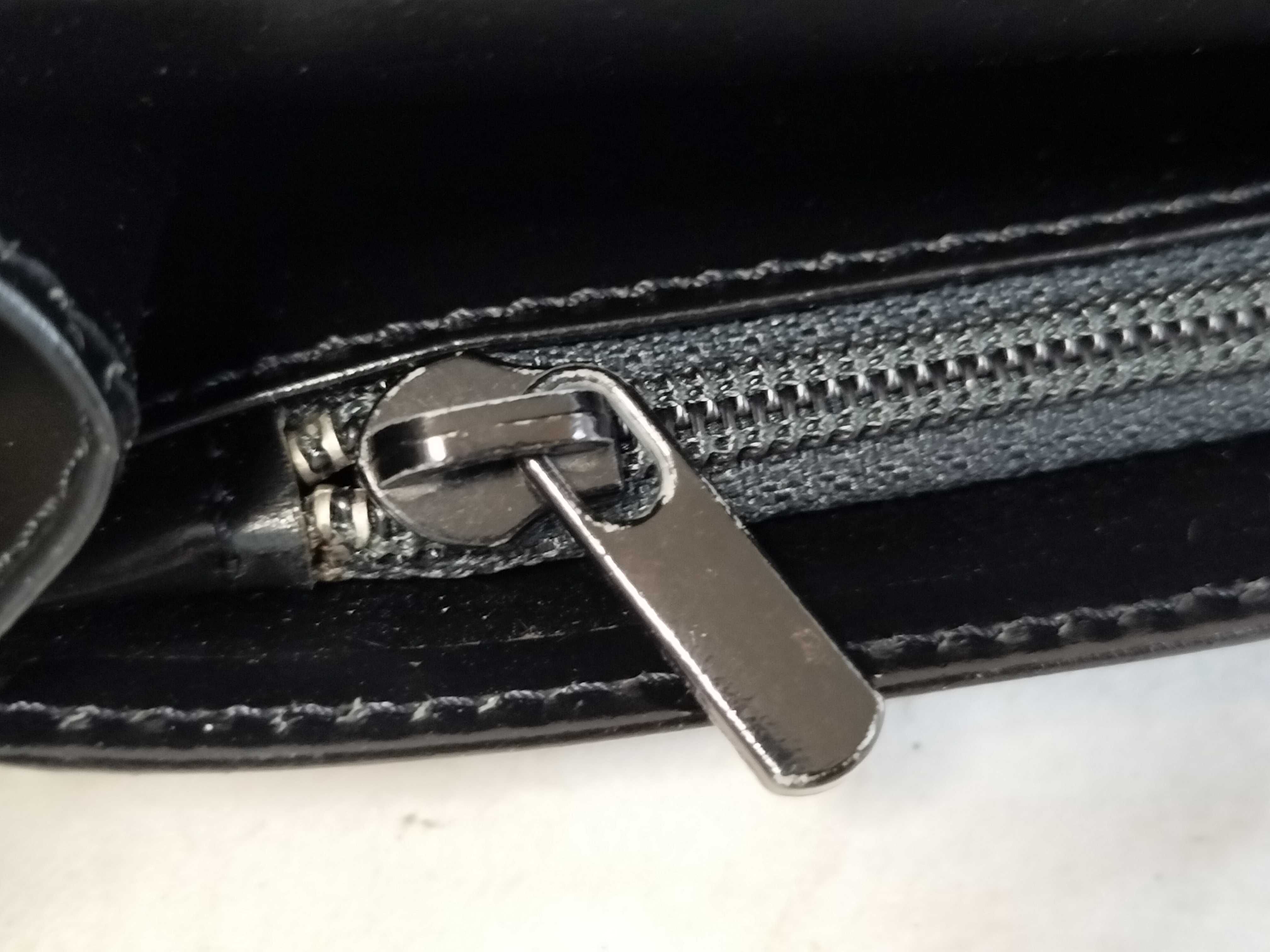 Must line wallet — view 12