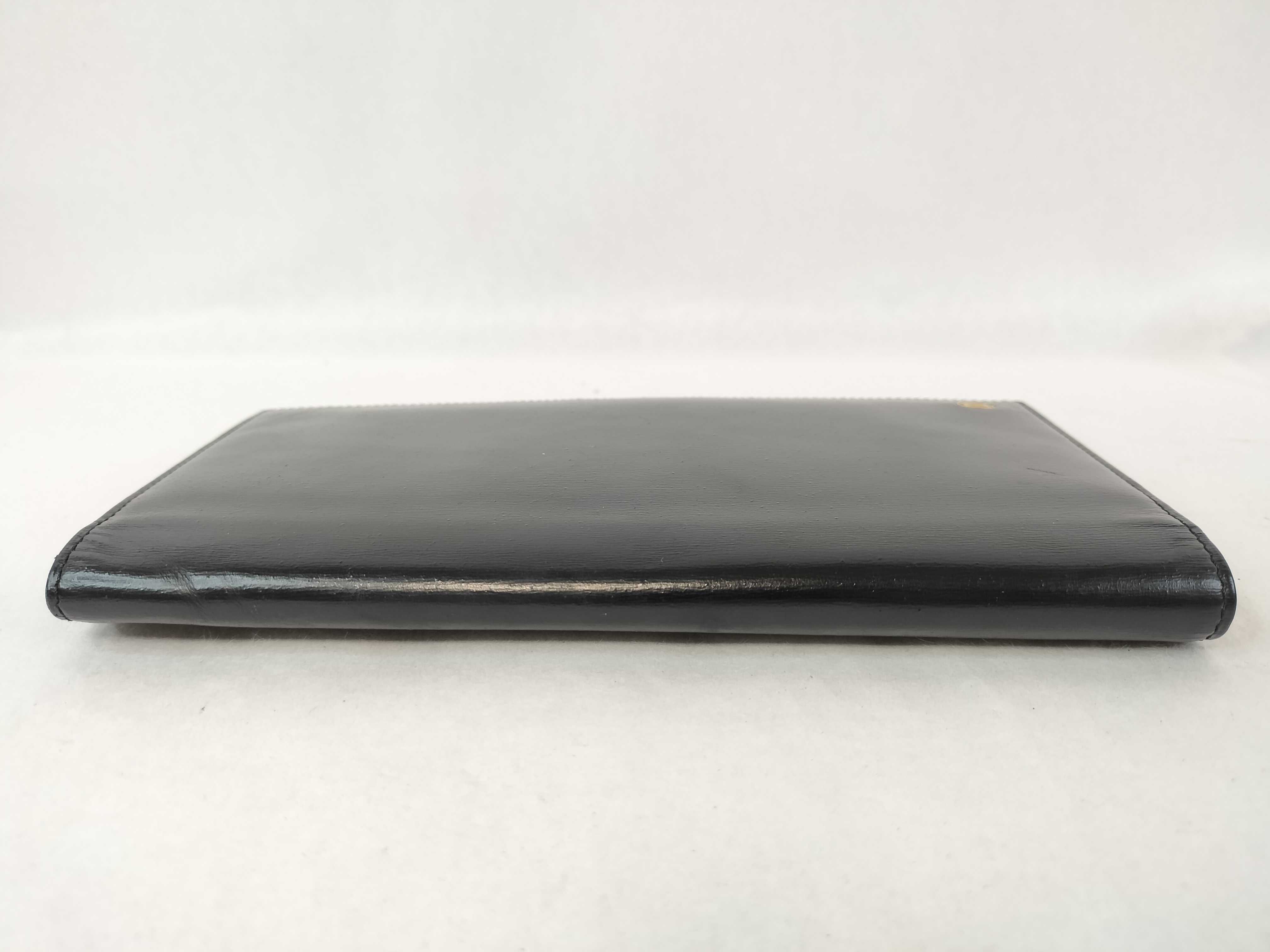 Must line wallet — view 6