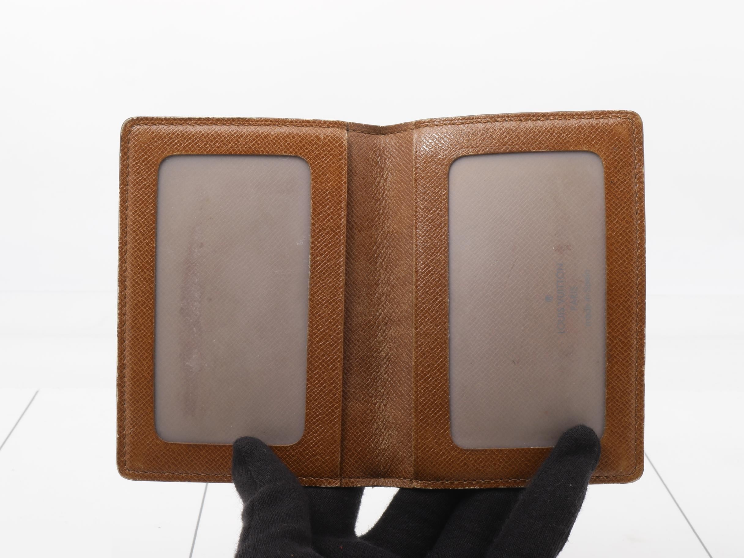 Pass case — view 4