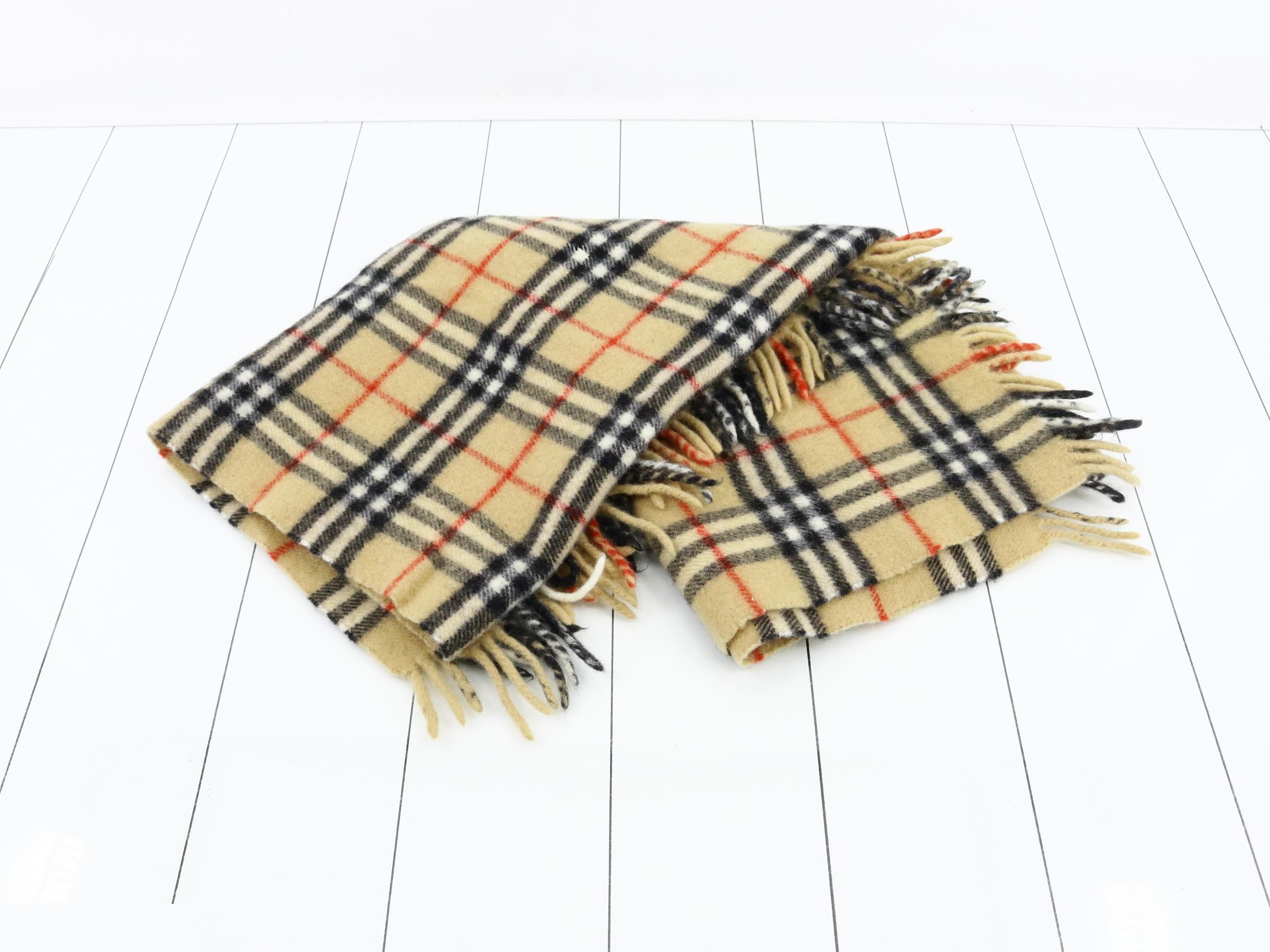 Other items: accessories, shawls (lap blankets) — view 3