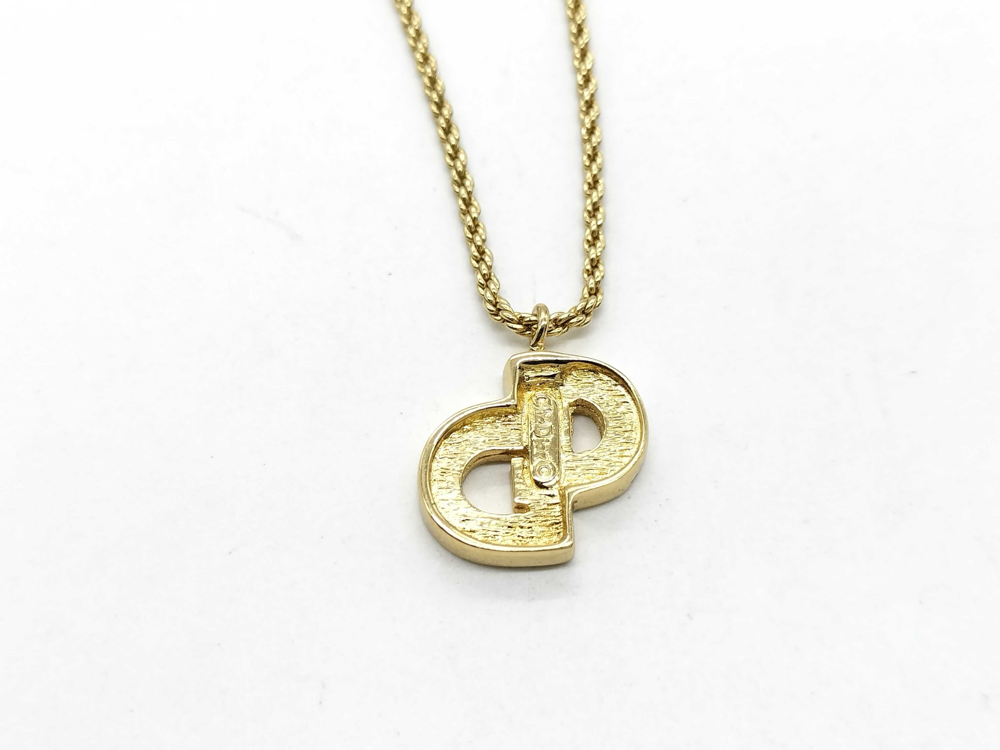 necklace — view 2