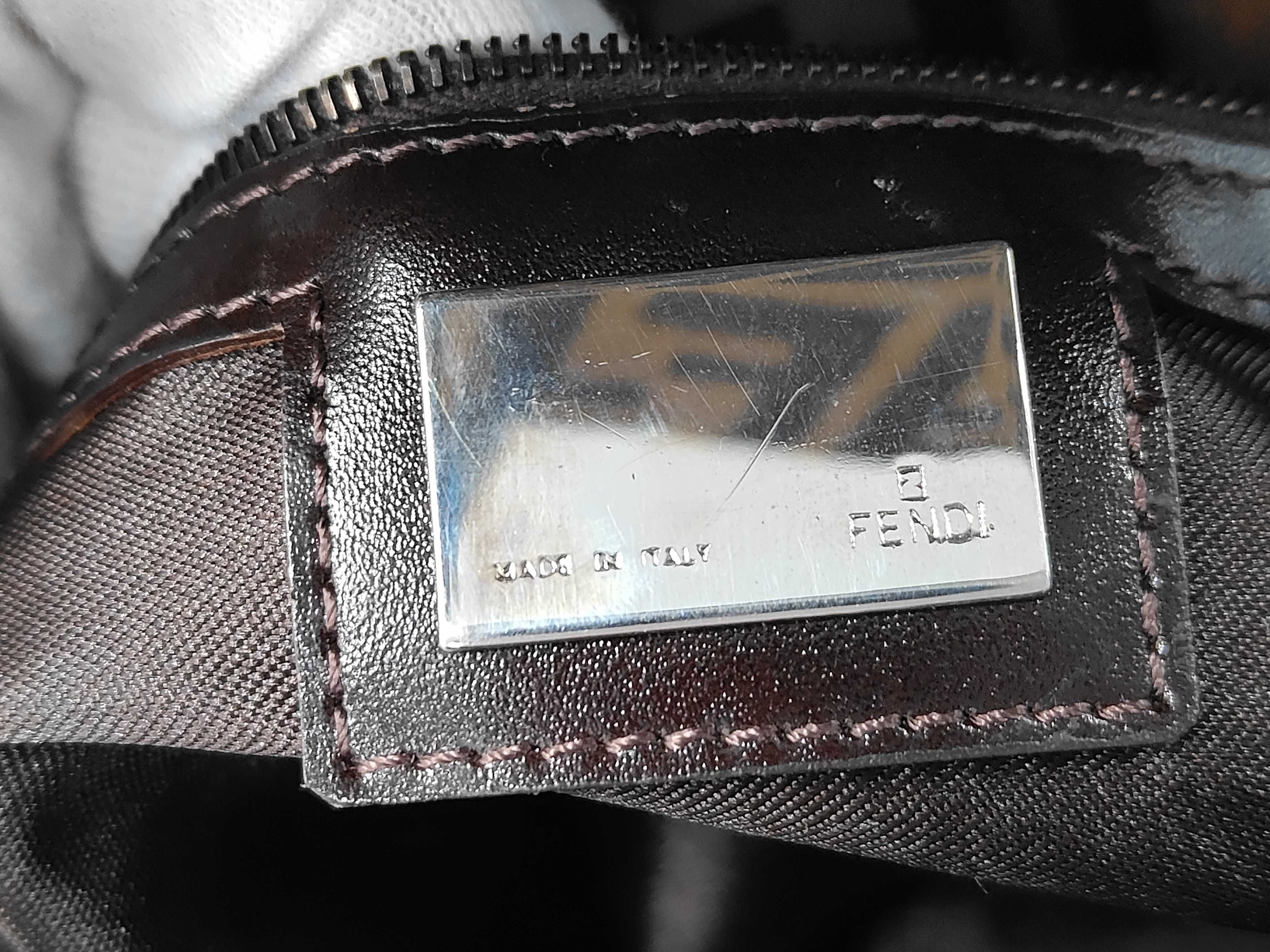 Zucca Mamma Bucket Silver Hardware One-Shoulder Bag — view 10