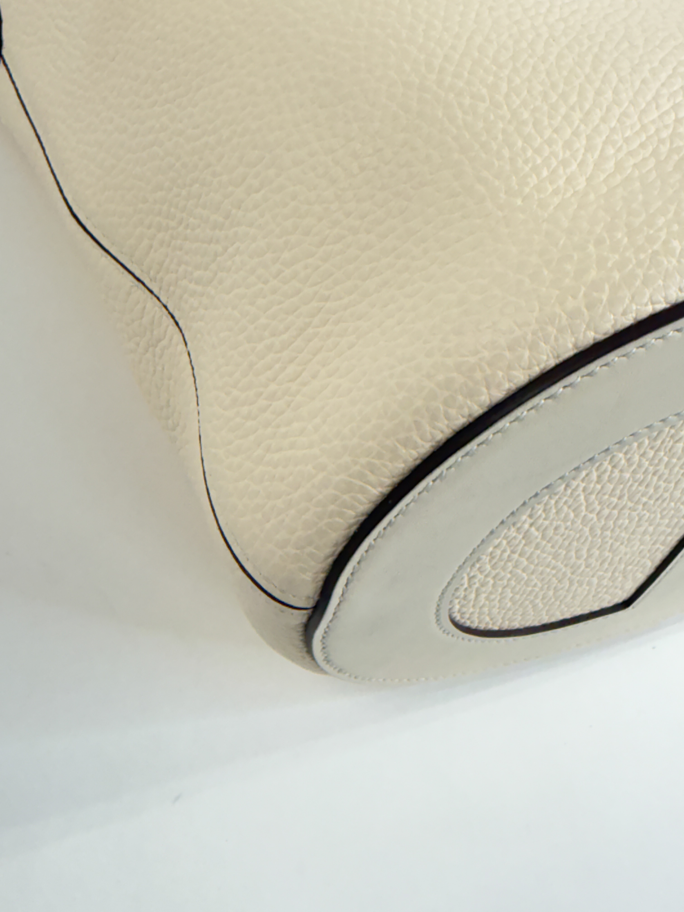 In the Loop 23 Taurillon Clemence Nata Silver Hardware B: 2023 Tote Bag — view 4