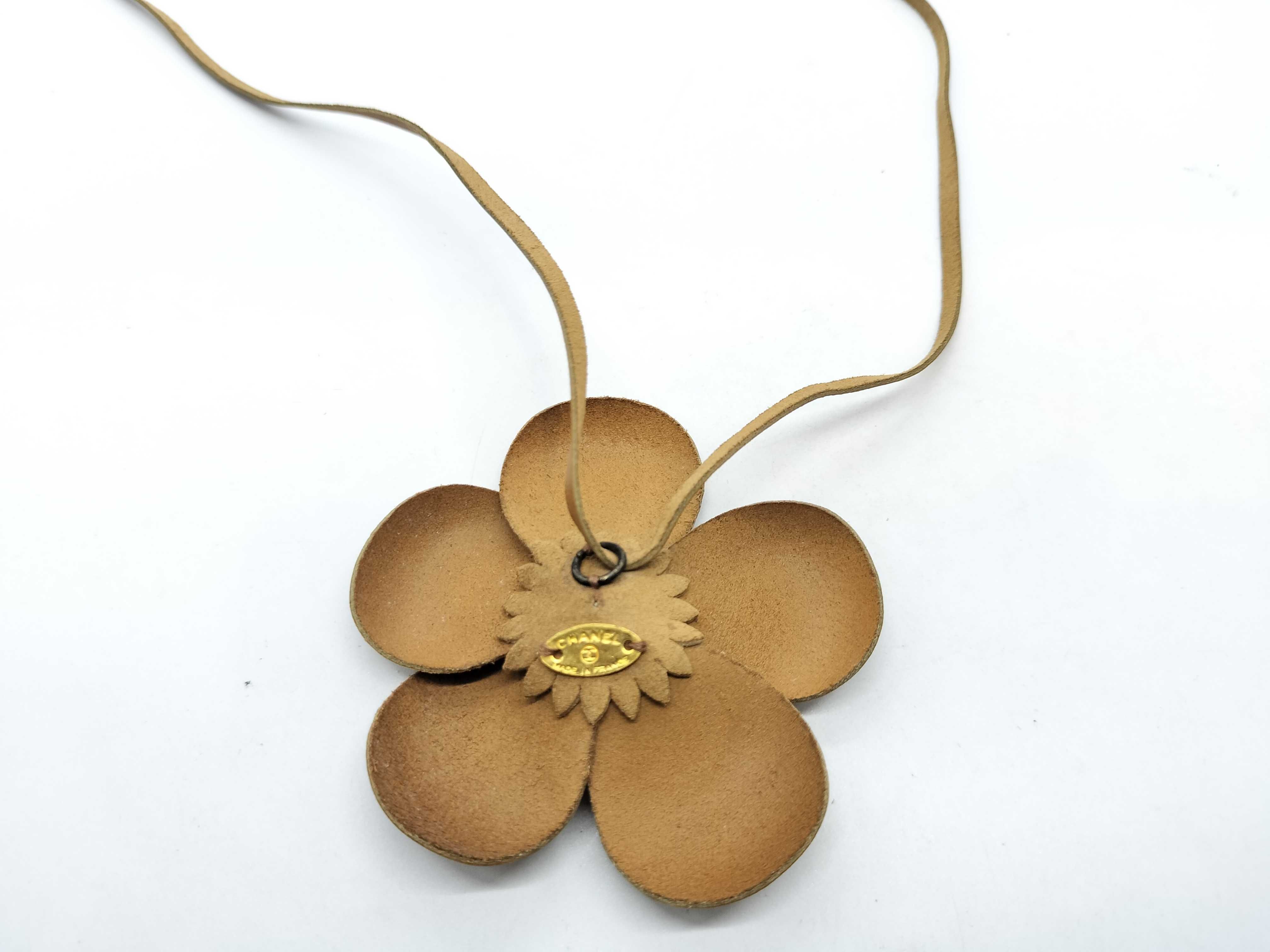 Camellia Leather Choker Brown Necklace — view 2