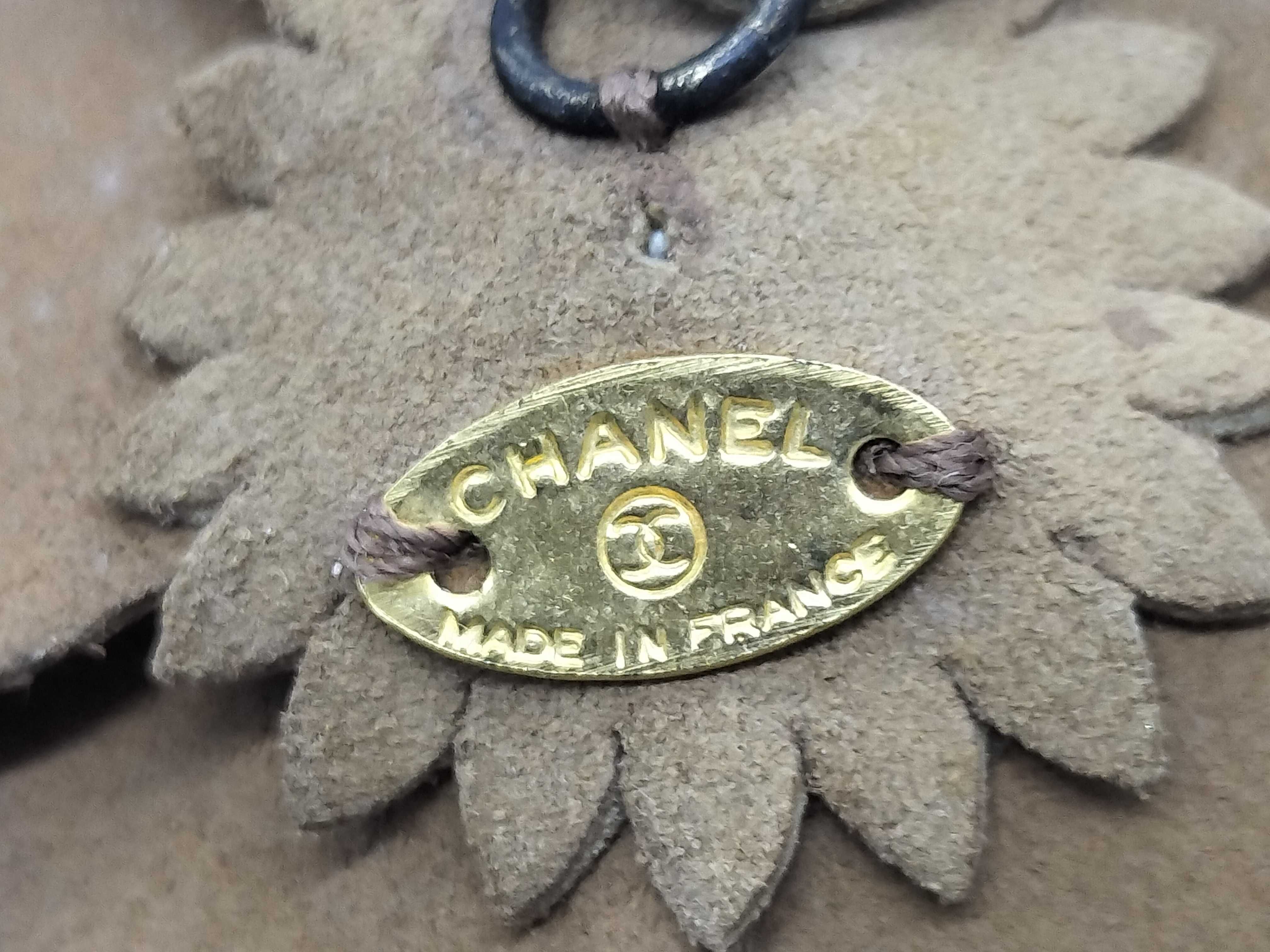 Camellia Leather Choker Brown Necklace — view 3
