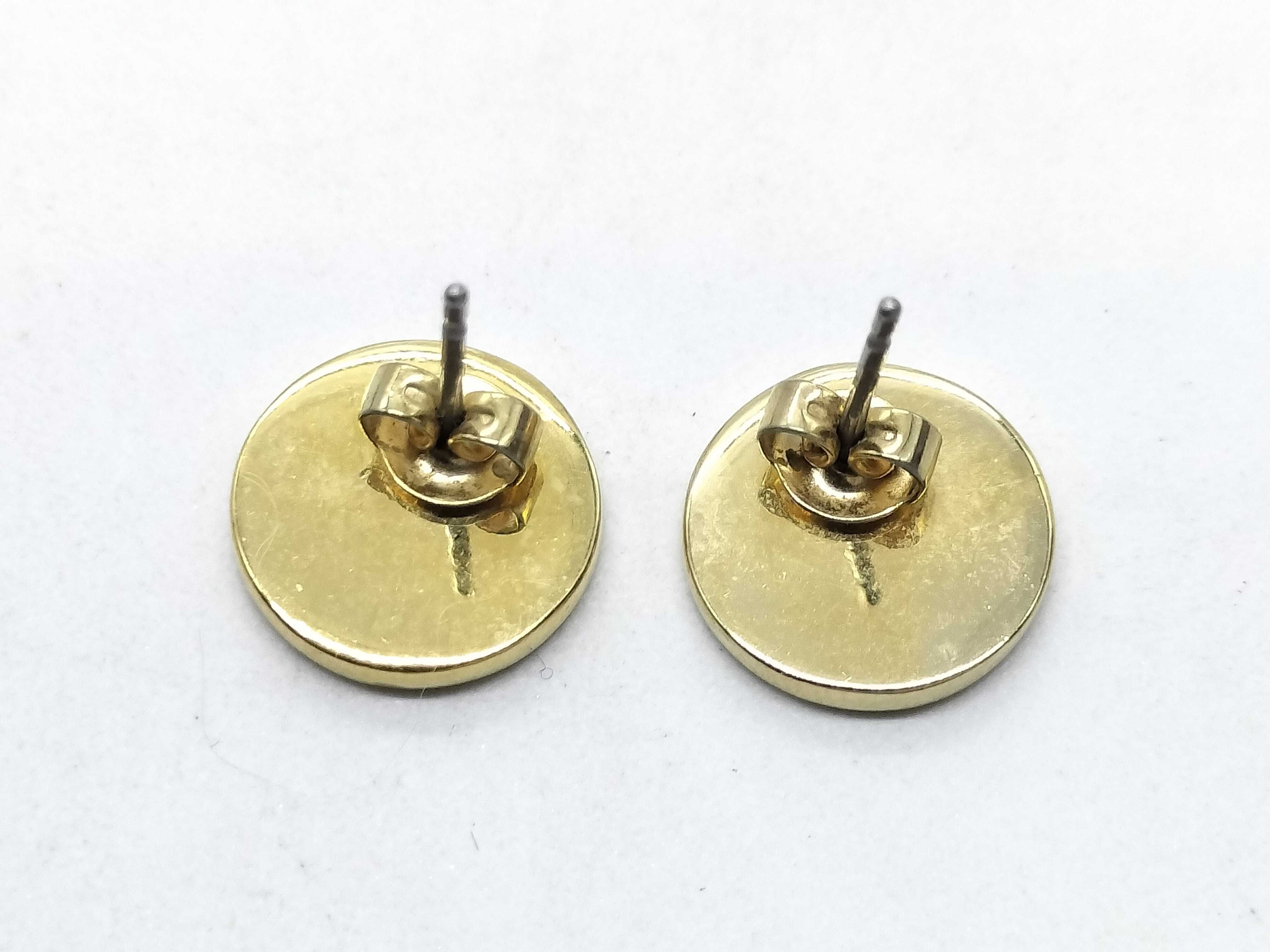 gold earrings — view 2