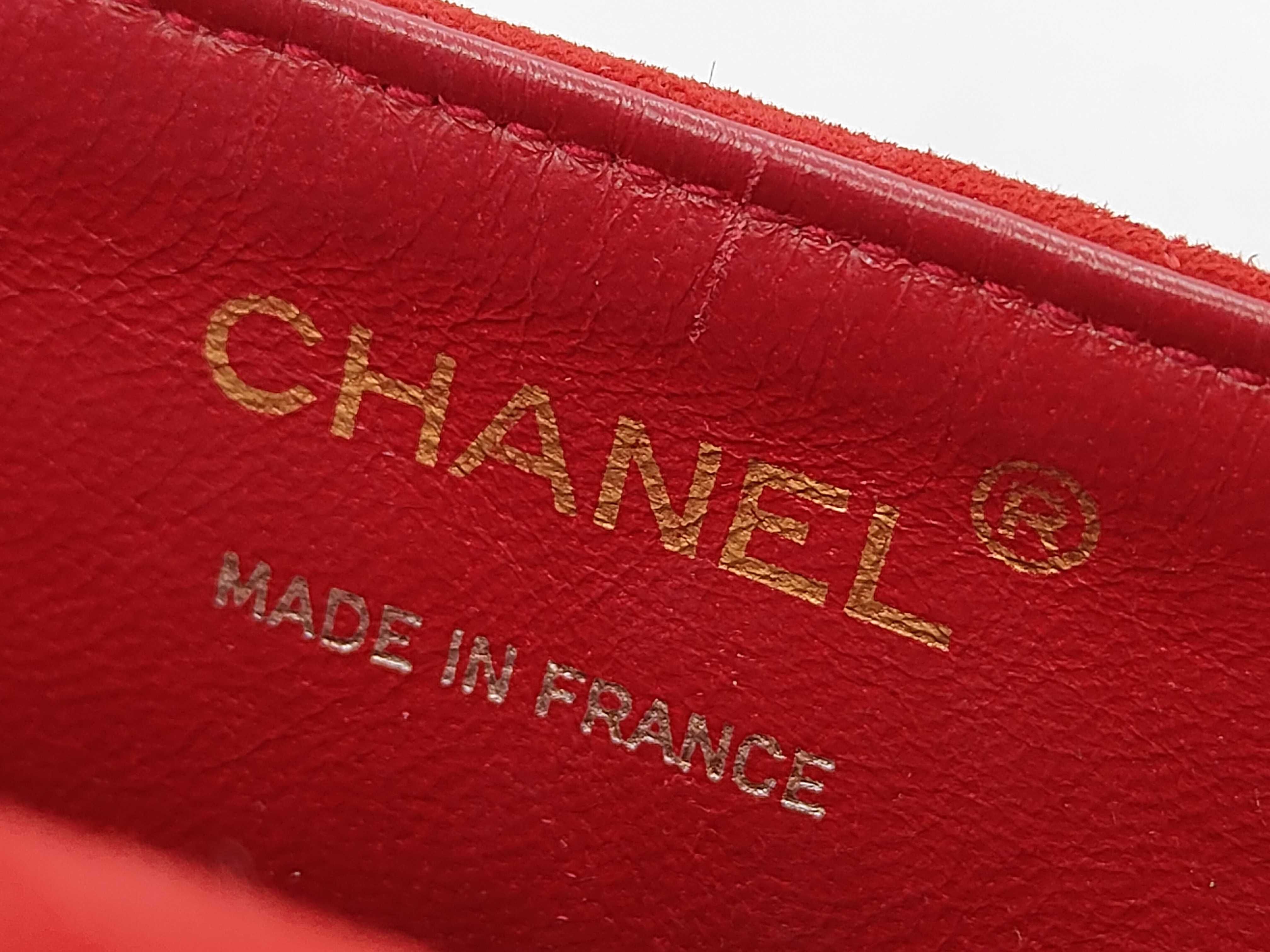 Matelassé Suede Chain Shoulder Bag (Series 1) — view 9