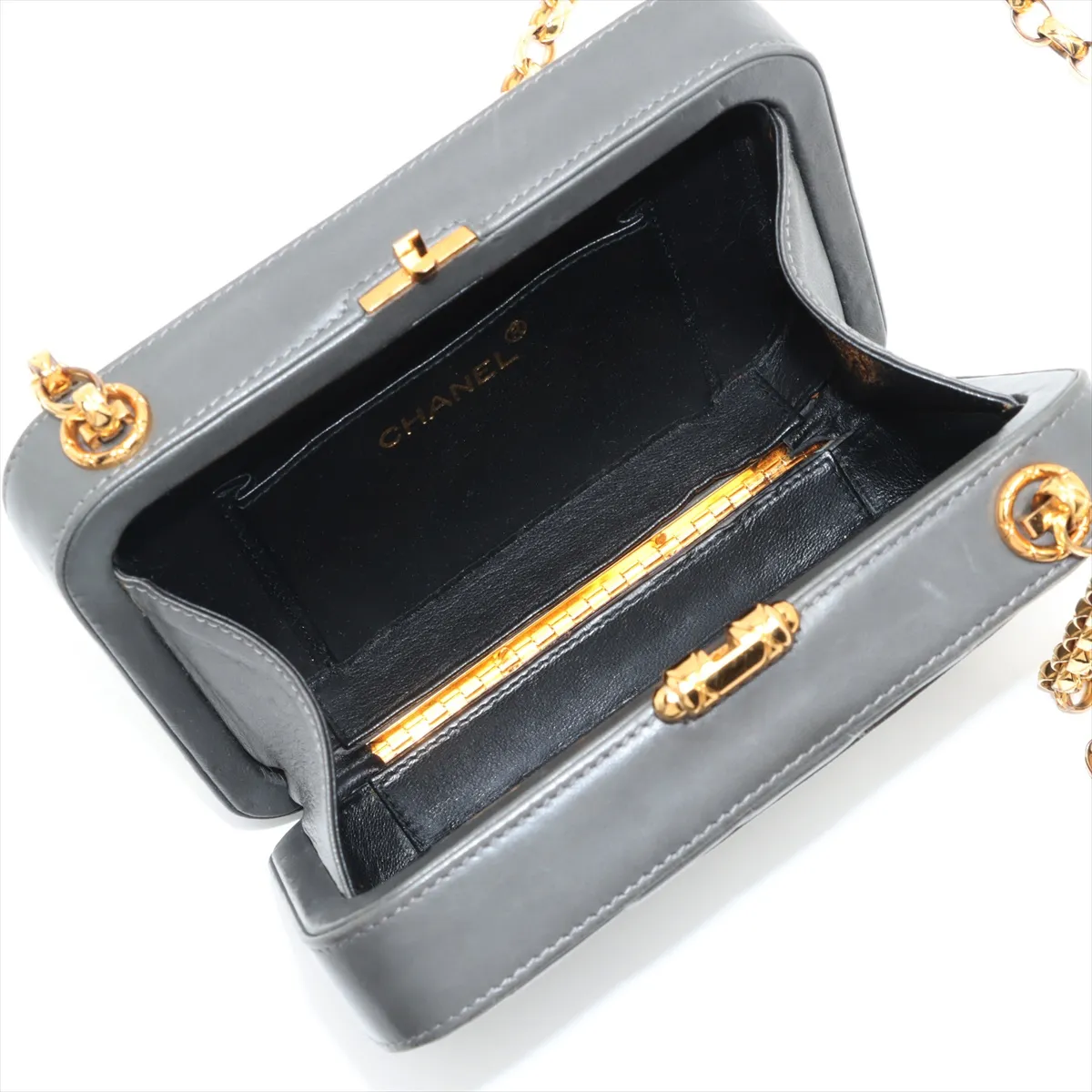 Diamond Stitch Lambskin Chain Shoulder Bag Clasp Gray Gold Hardware — view 6