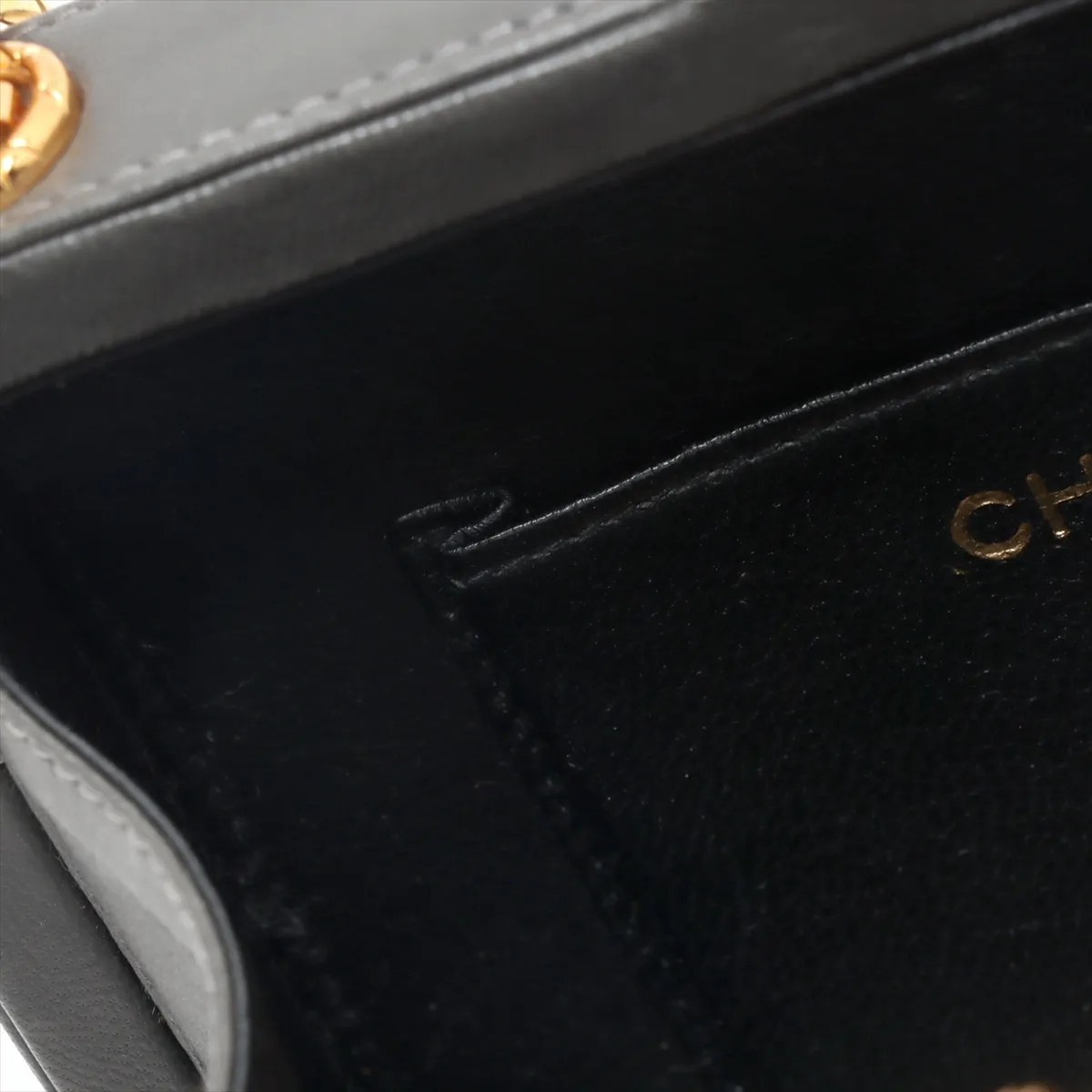 Diamond Stitch Lambskin Chain Shoulder Bag Clasp Gray Gold Hardware — view 8