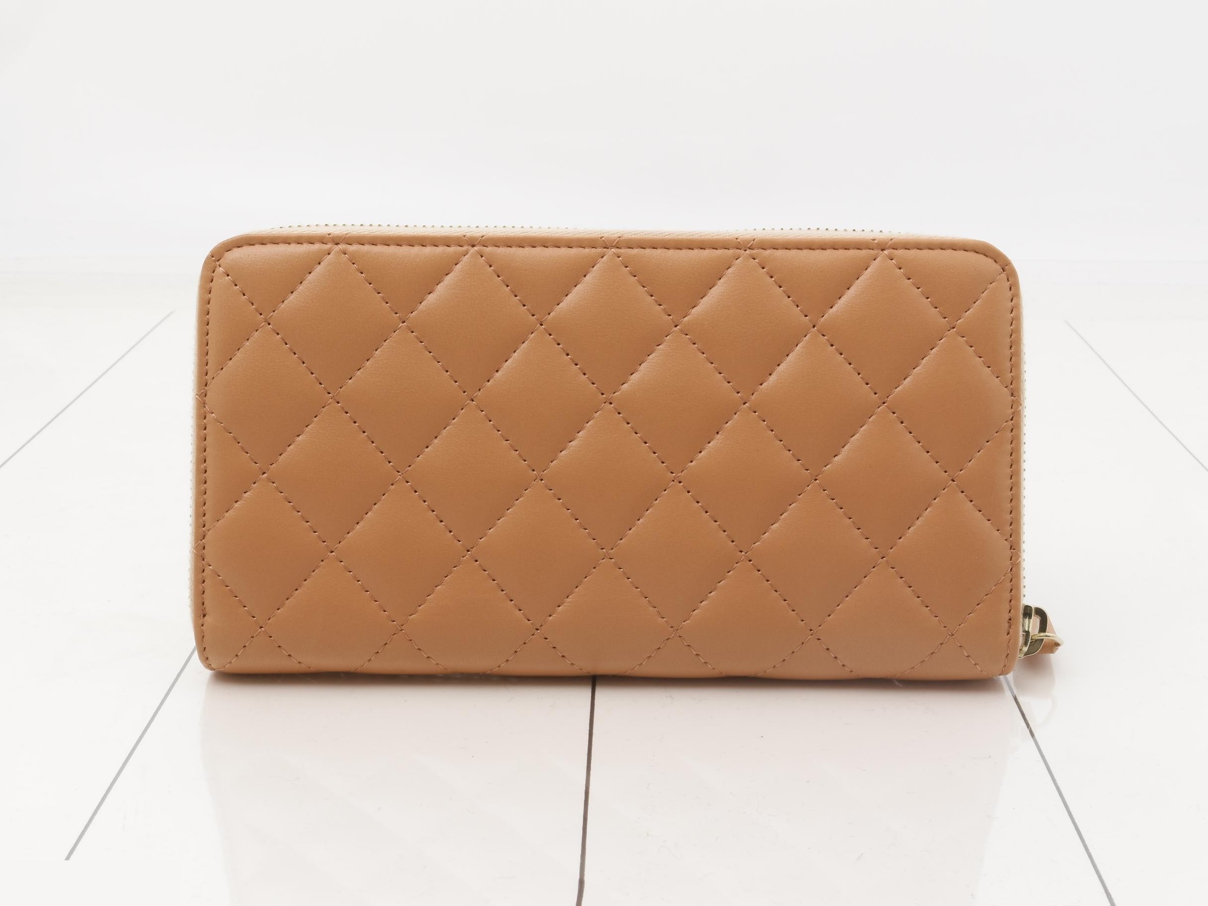 Matelassé Timeless Classic Round Zipper Long Wallet, Series 25 — view 2