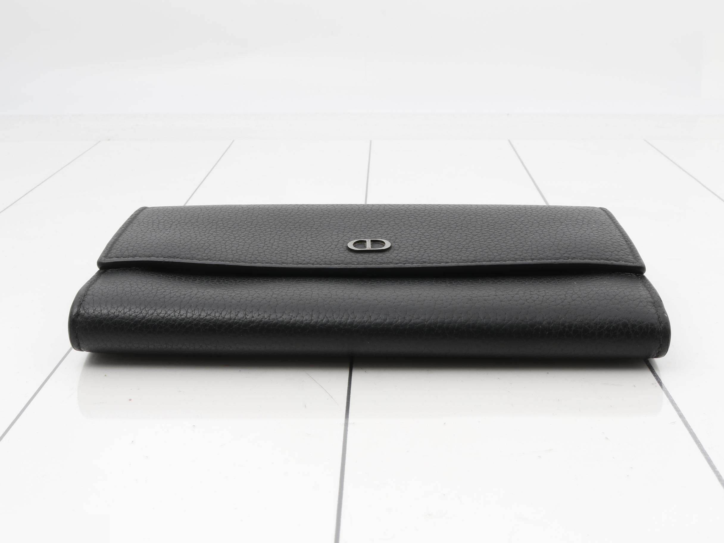 Other lines: Bags and Wallets — view 3