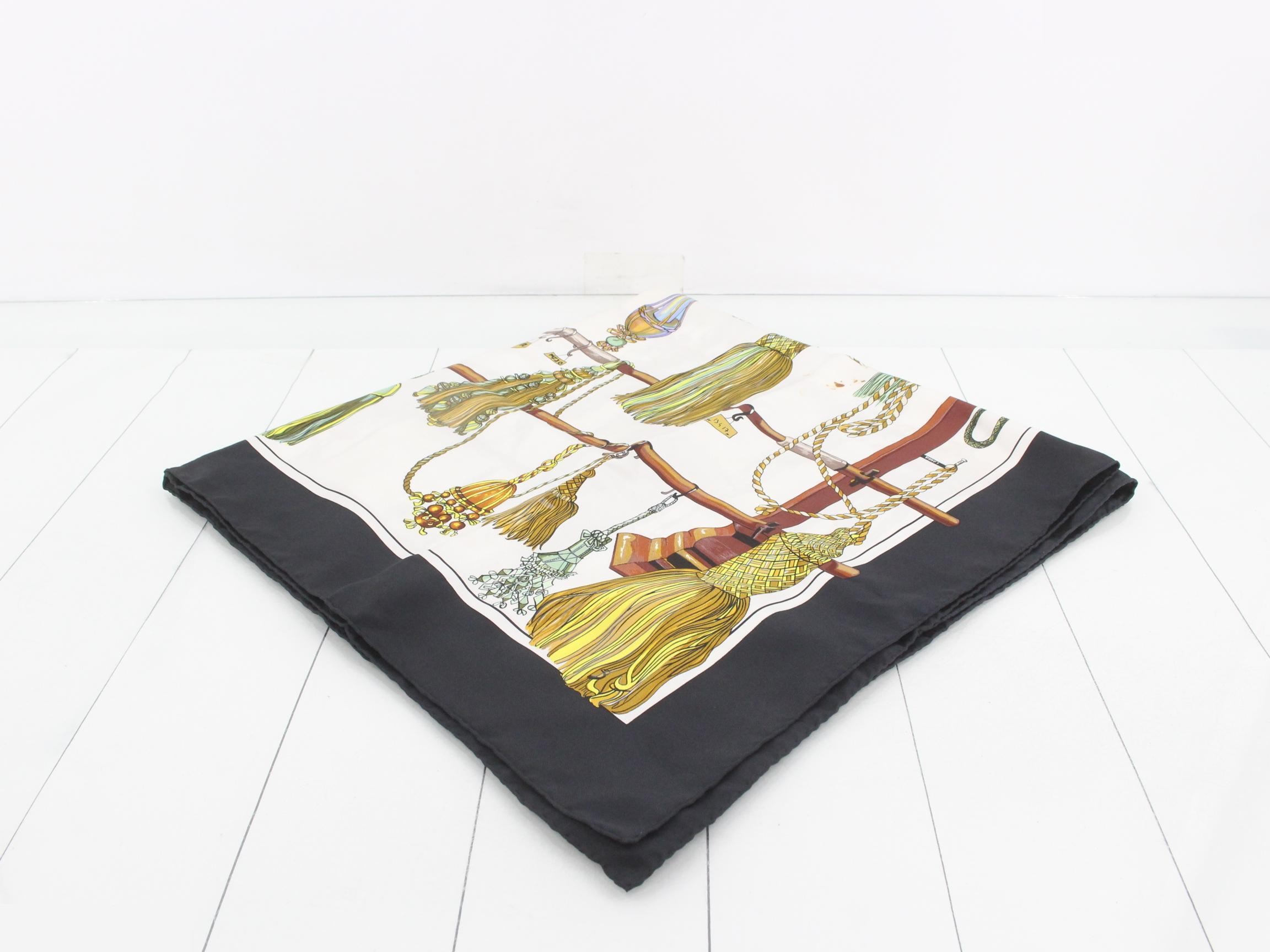 scarf — view 2