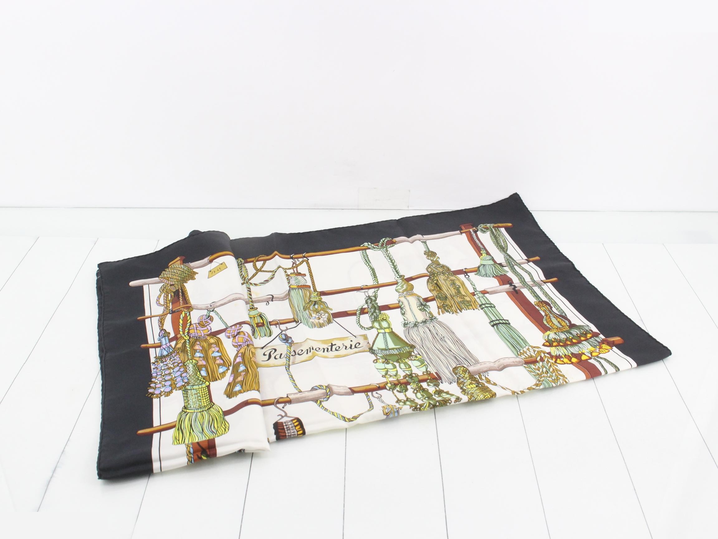 scarf — view 3