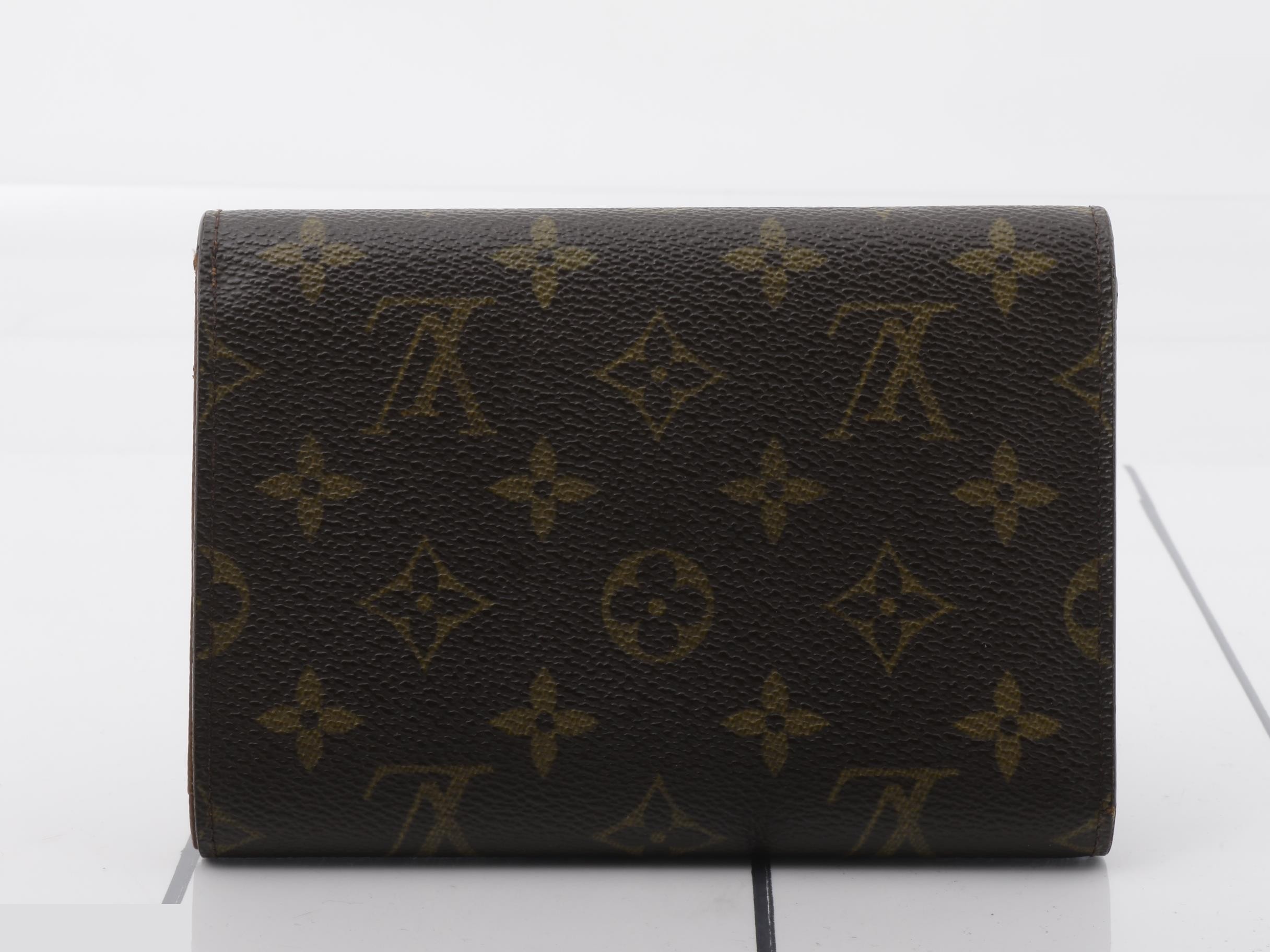 wallet — view 2