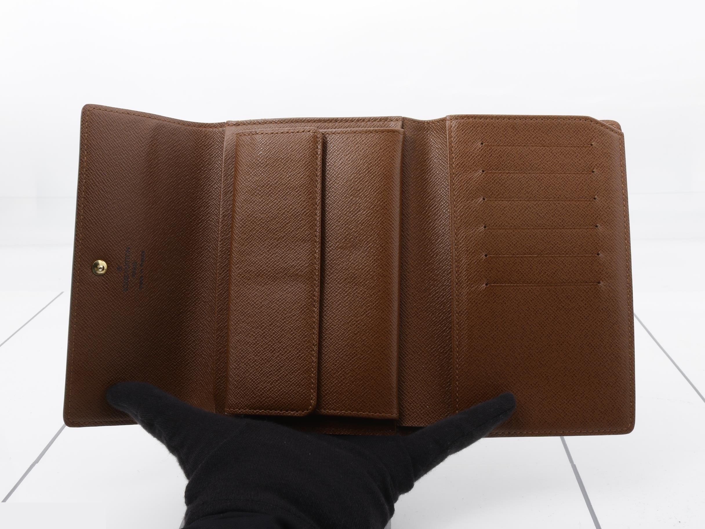 wallet — view 4