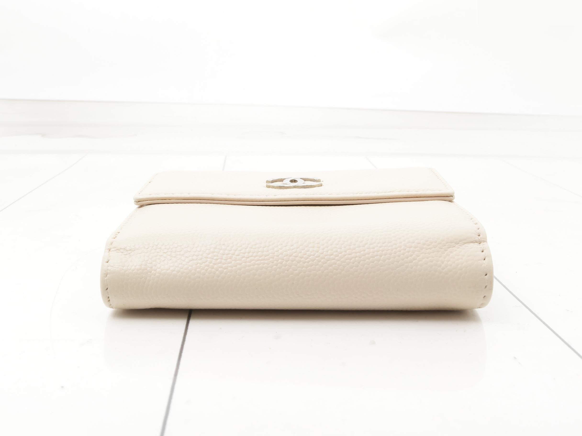 Caviar skin (bags) and wallets — view 3